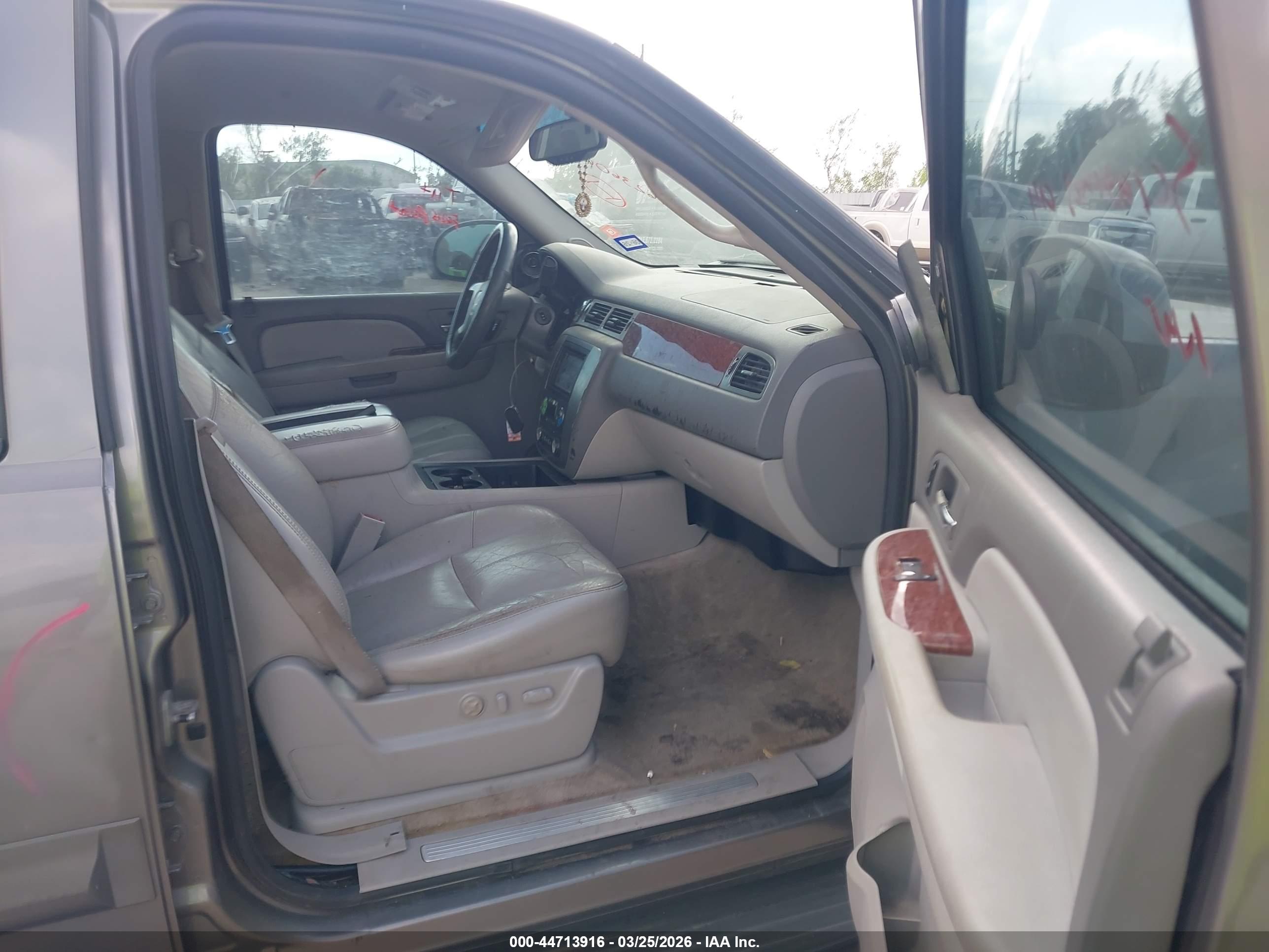 GMC YUKON image 5