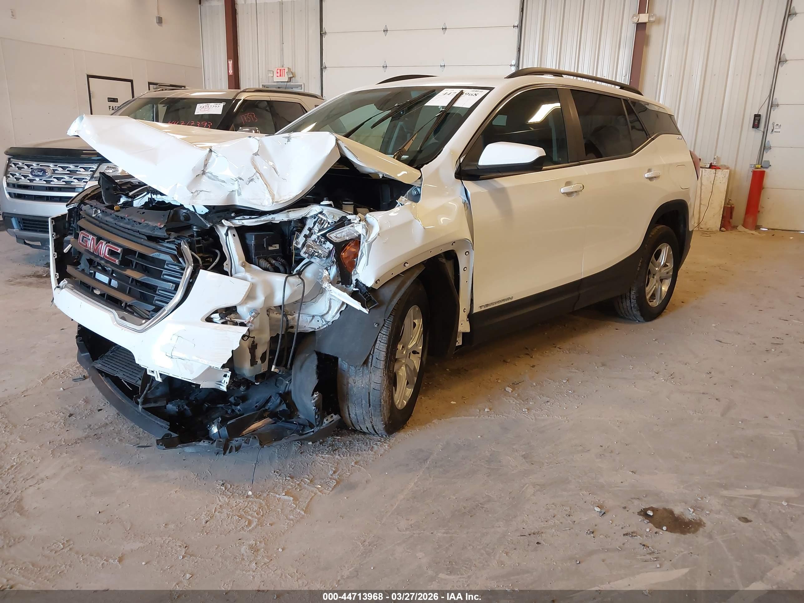 GMC TERRAIN image 2