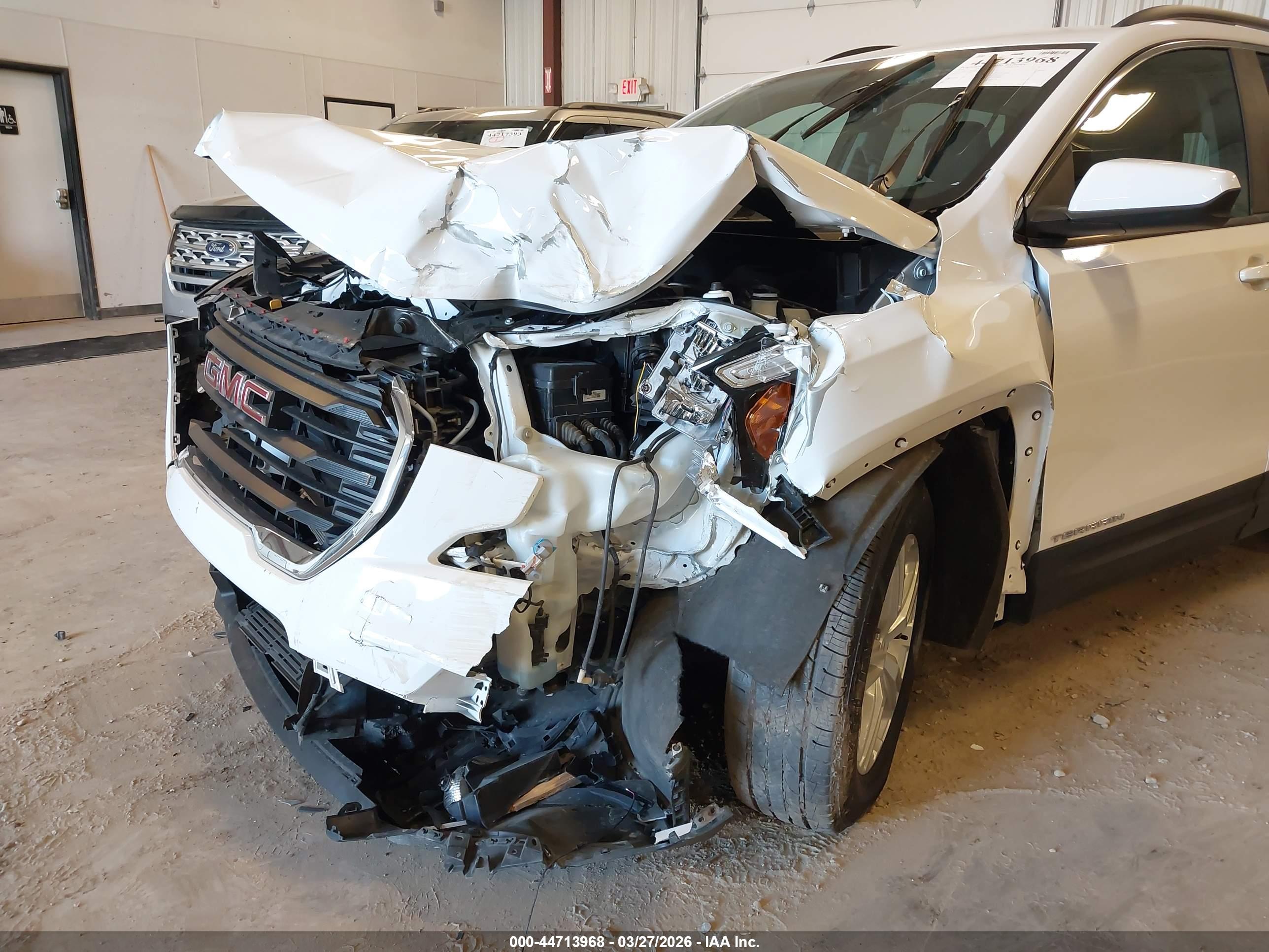 GMC TERRAIN image 6