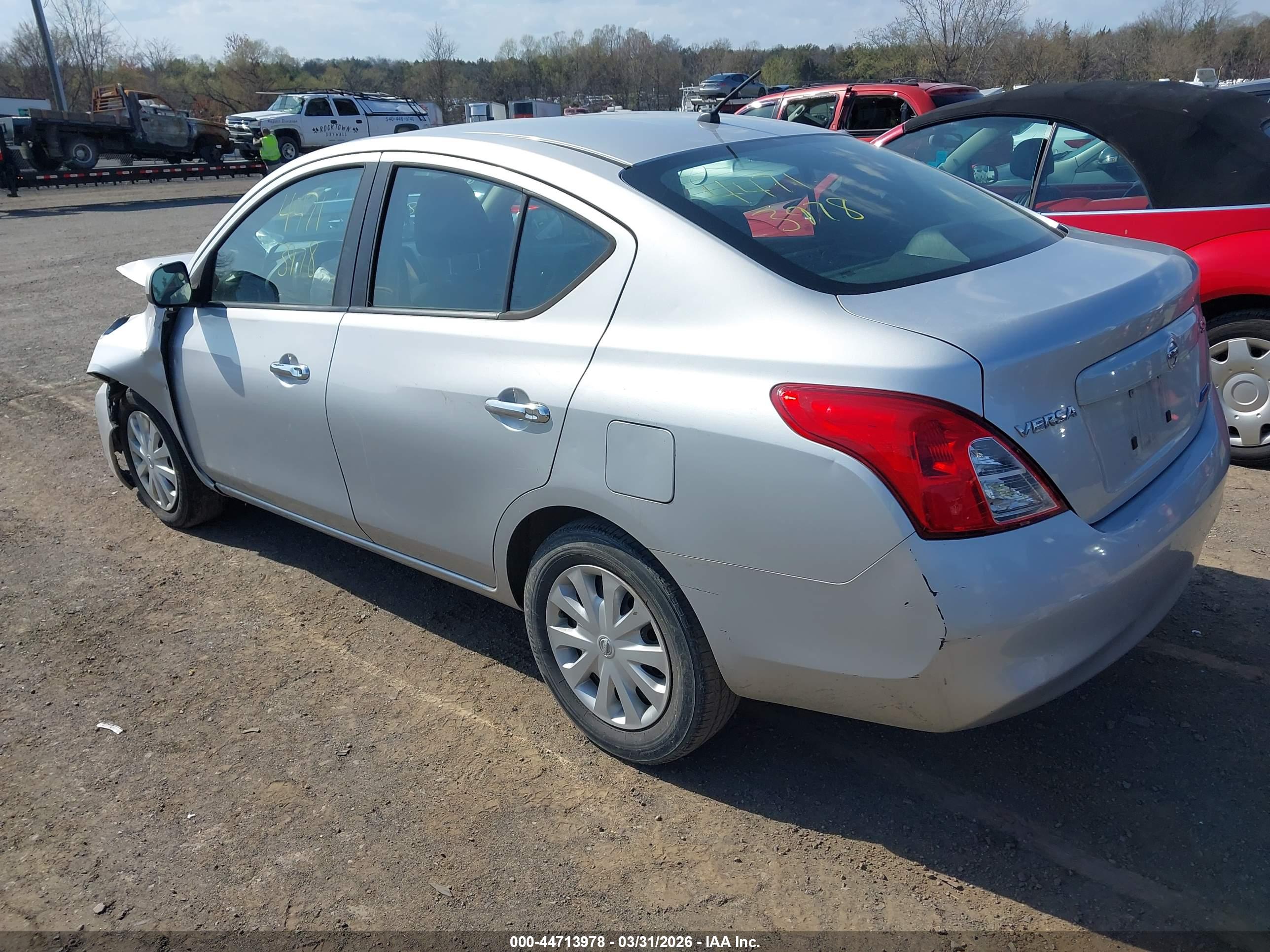 NISSAN VERSA image 3