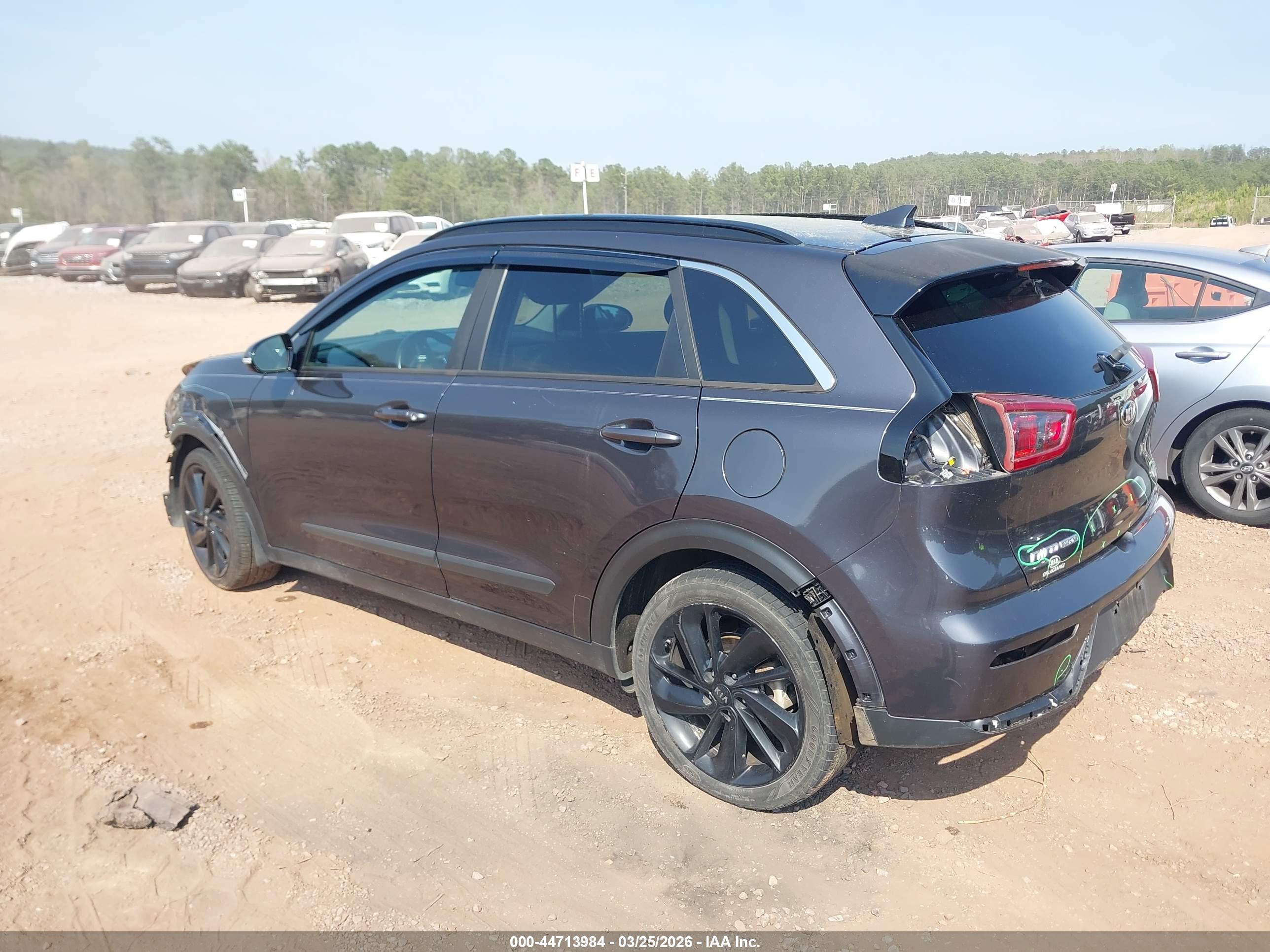 KIA NIRO image 3