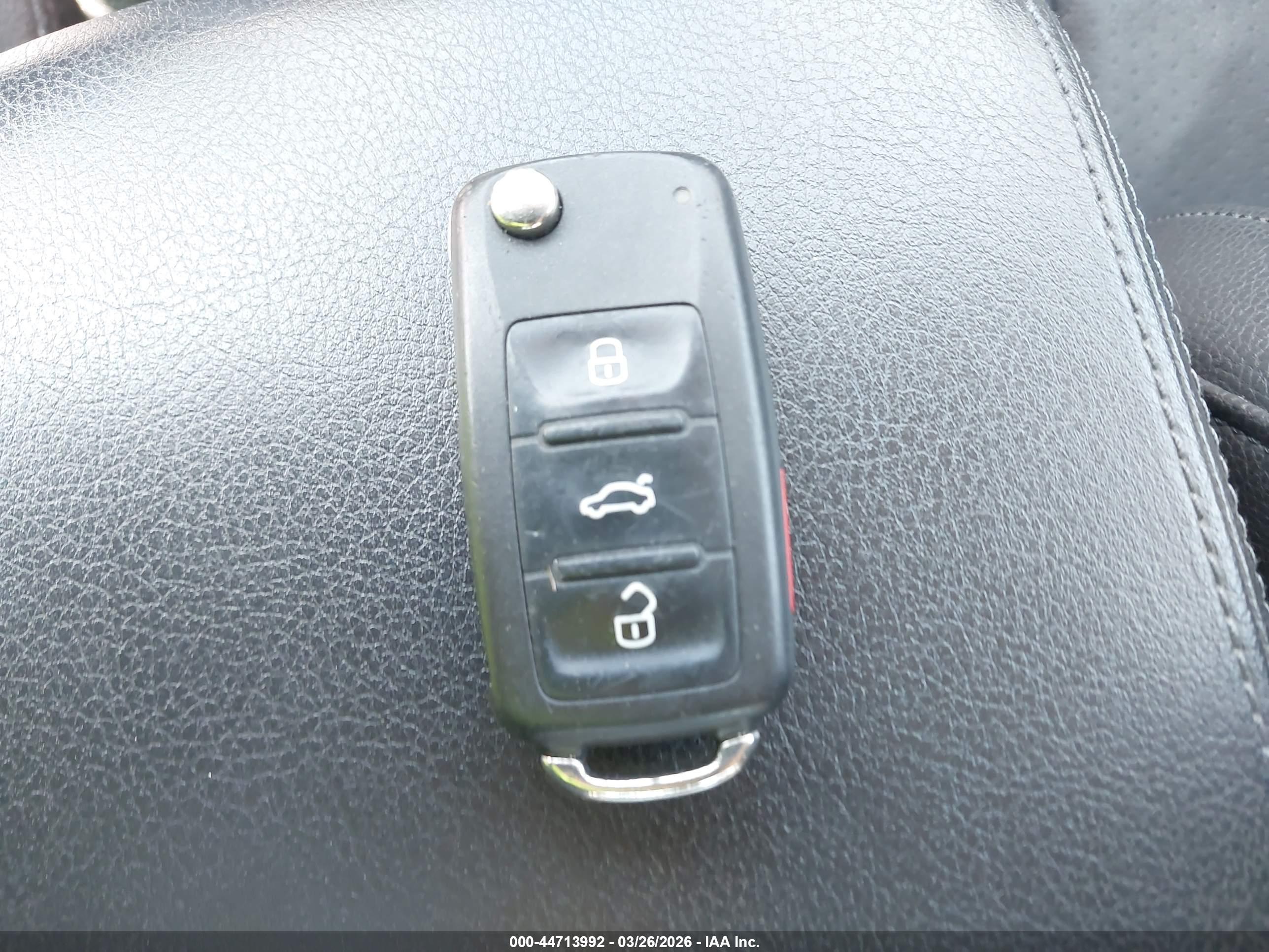 VOLKSWAGEN PASSAT image 11