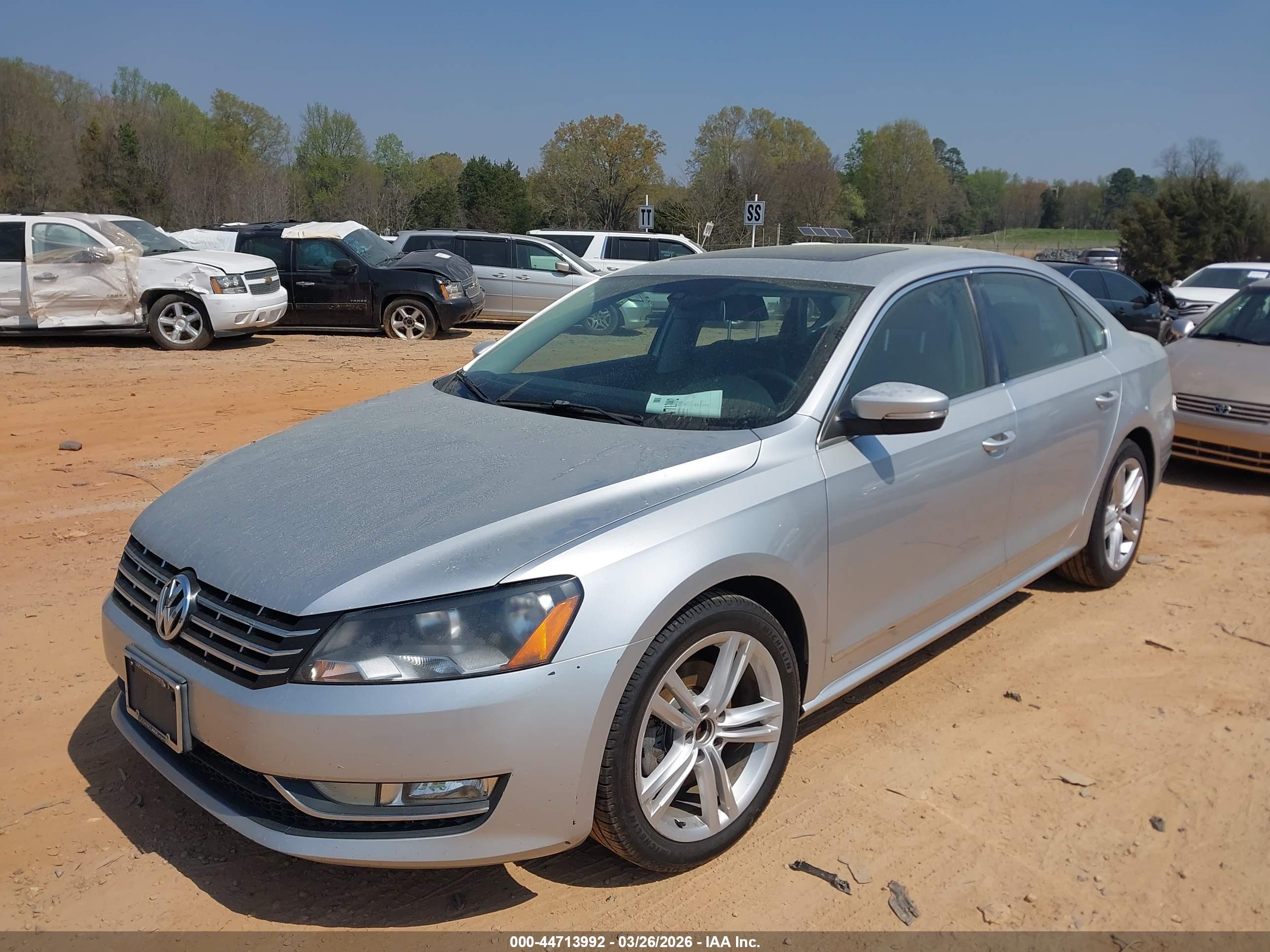 VOLKSWAGEN PASSAT image 2