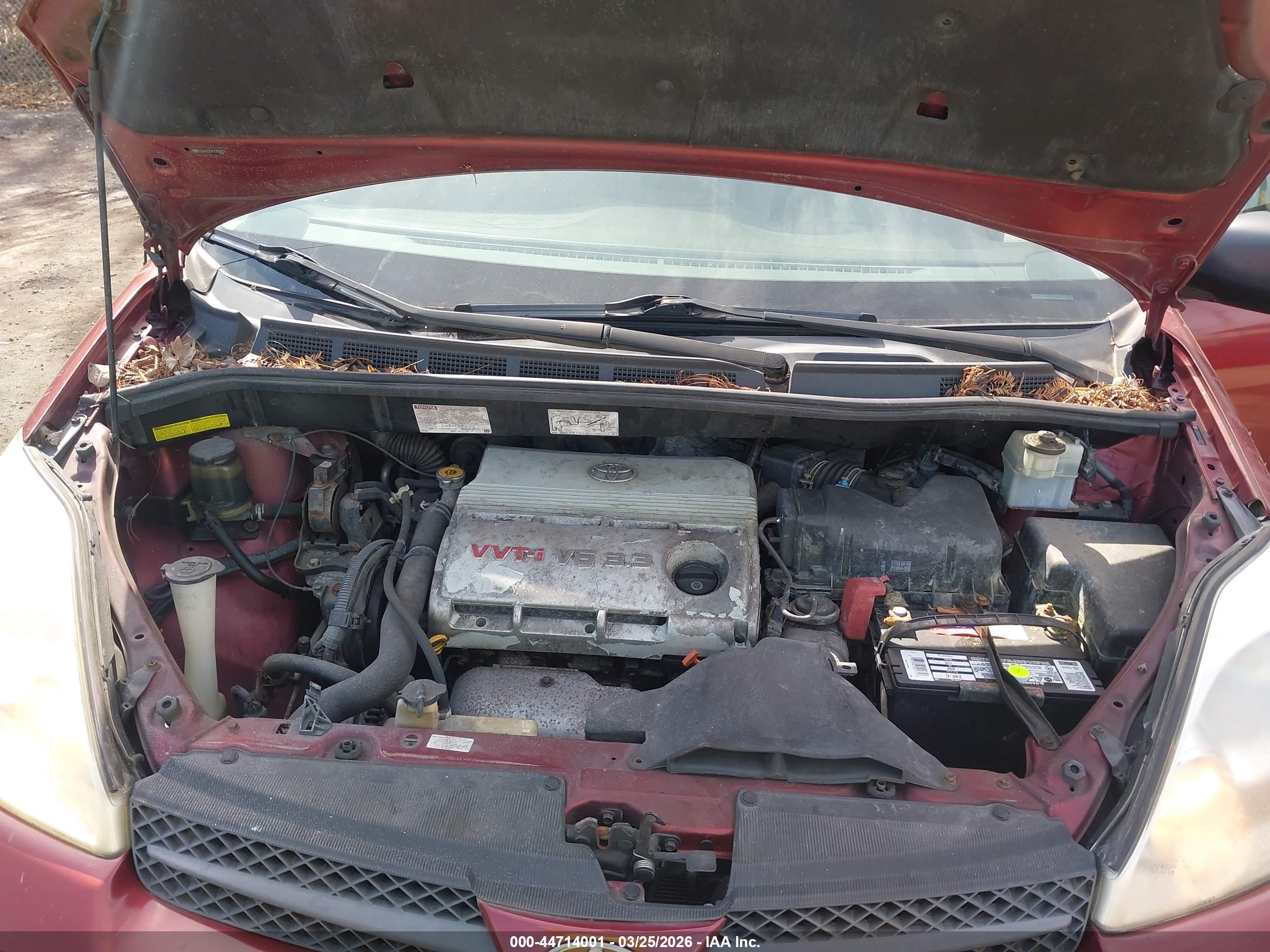 TOYOTA SIENNA image 10
