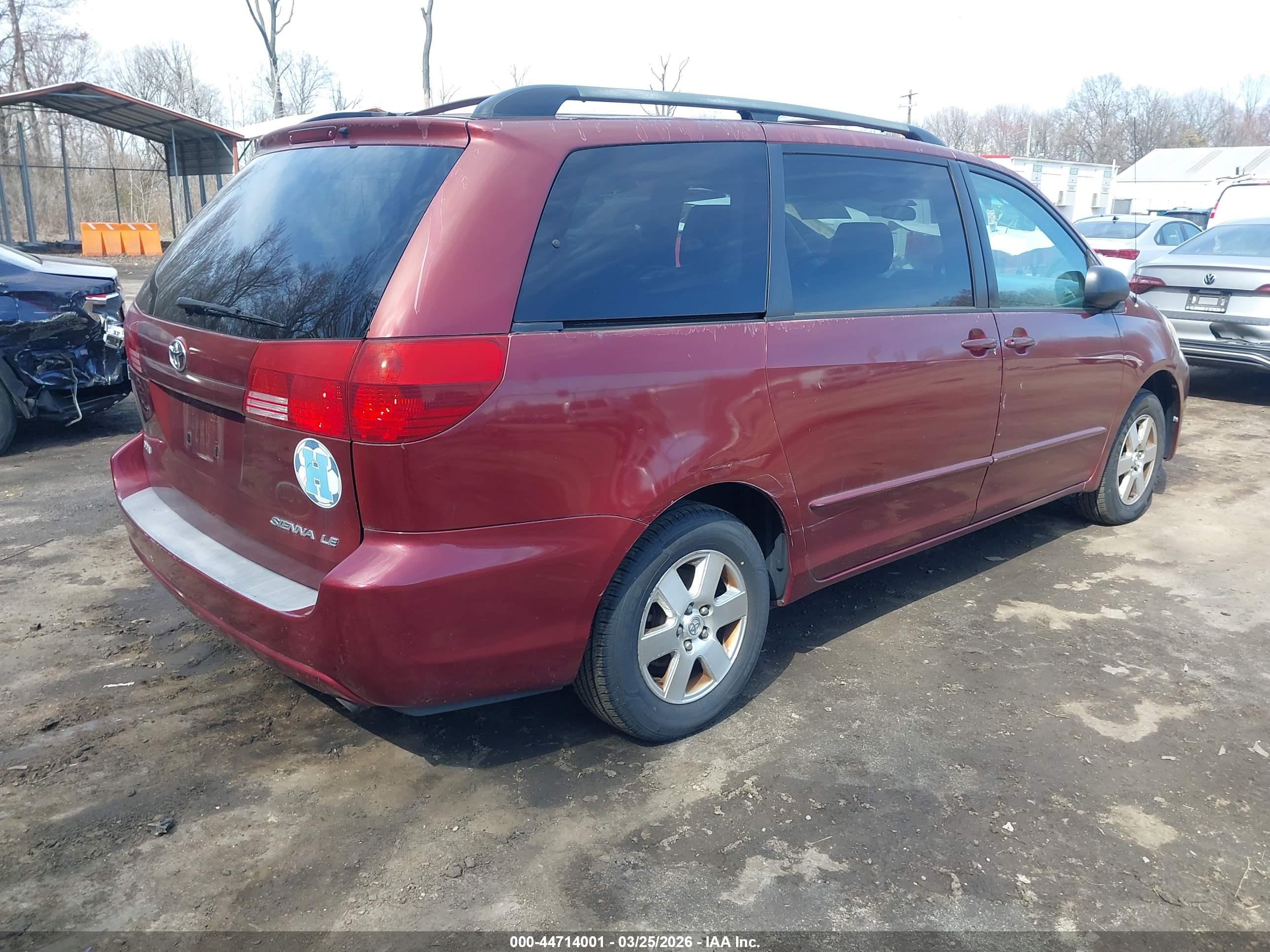 TOYOTA SIENNA image 4