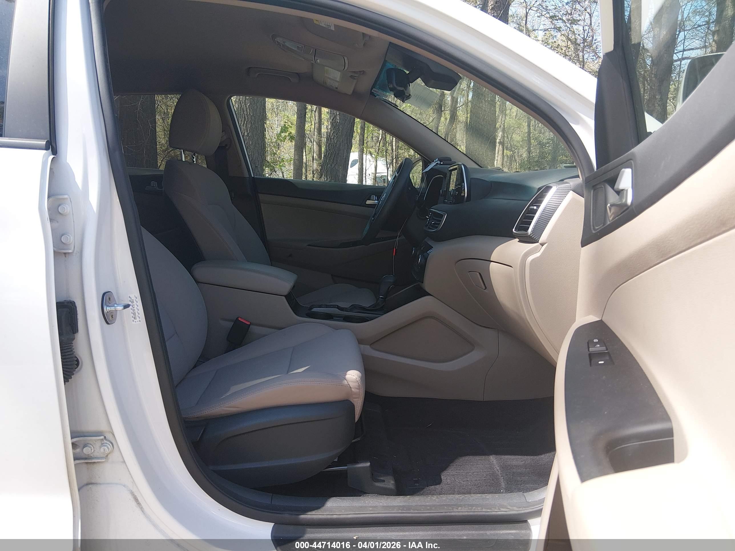 HYUNDAI TUCSON image 5