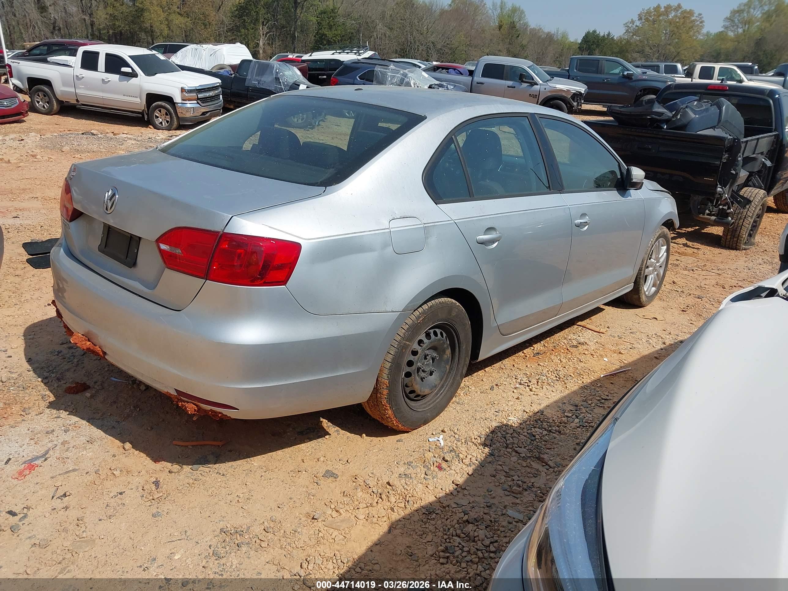 VOLKSWAGEN JETTA image 4