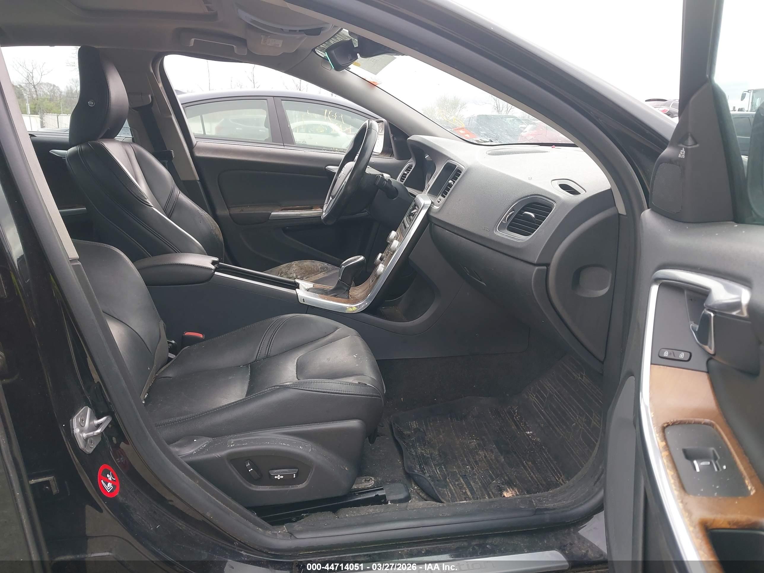 VOLVO S60 image 5