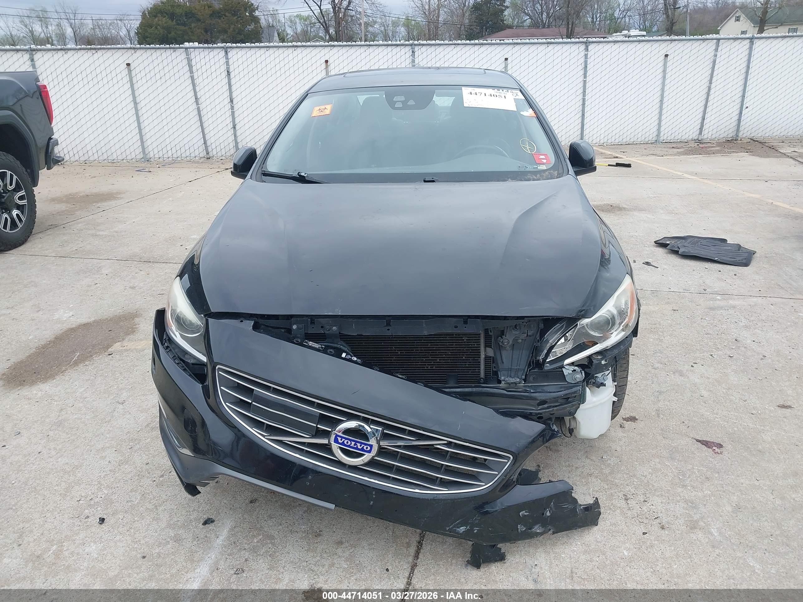 VOLVO S60 image 6