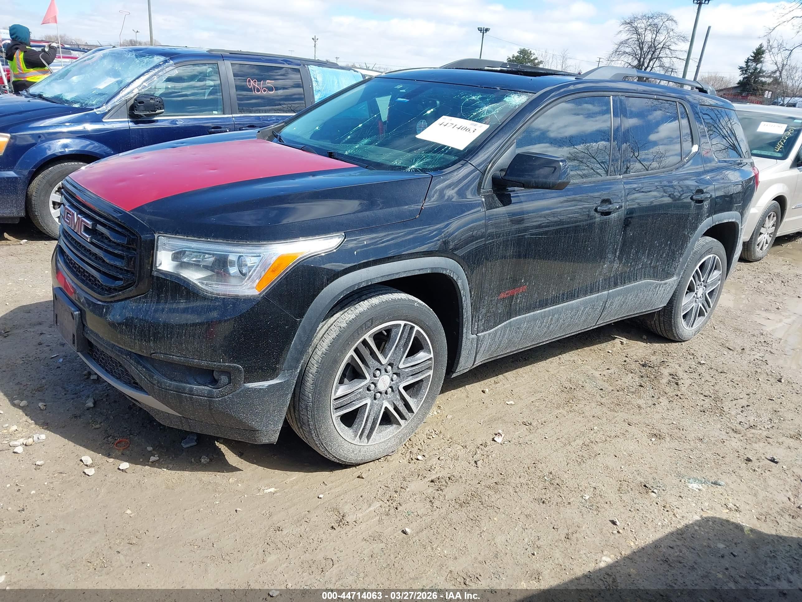 GMC ACADIA image 2