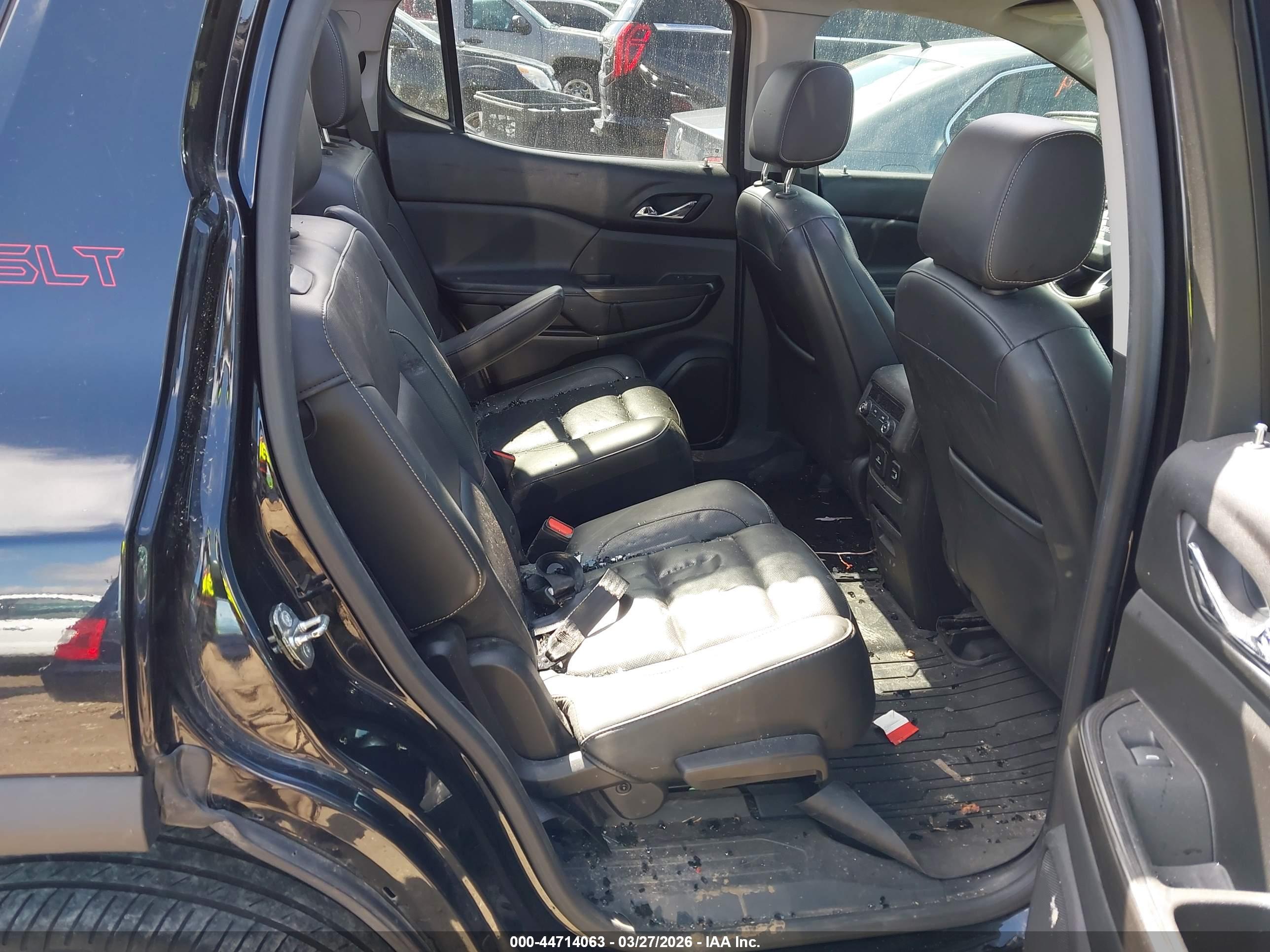 GMC ACADIA image 8