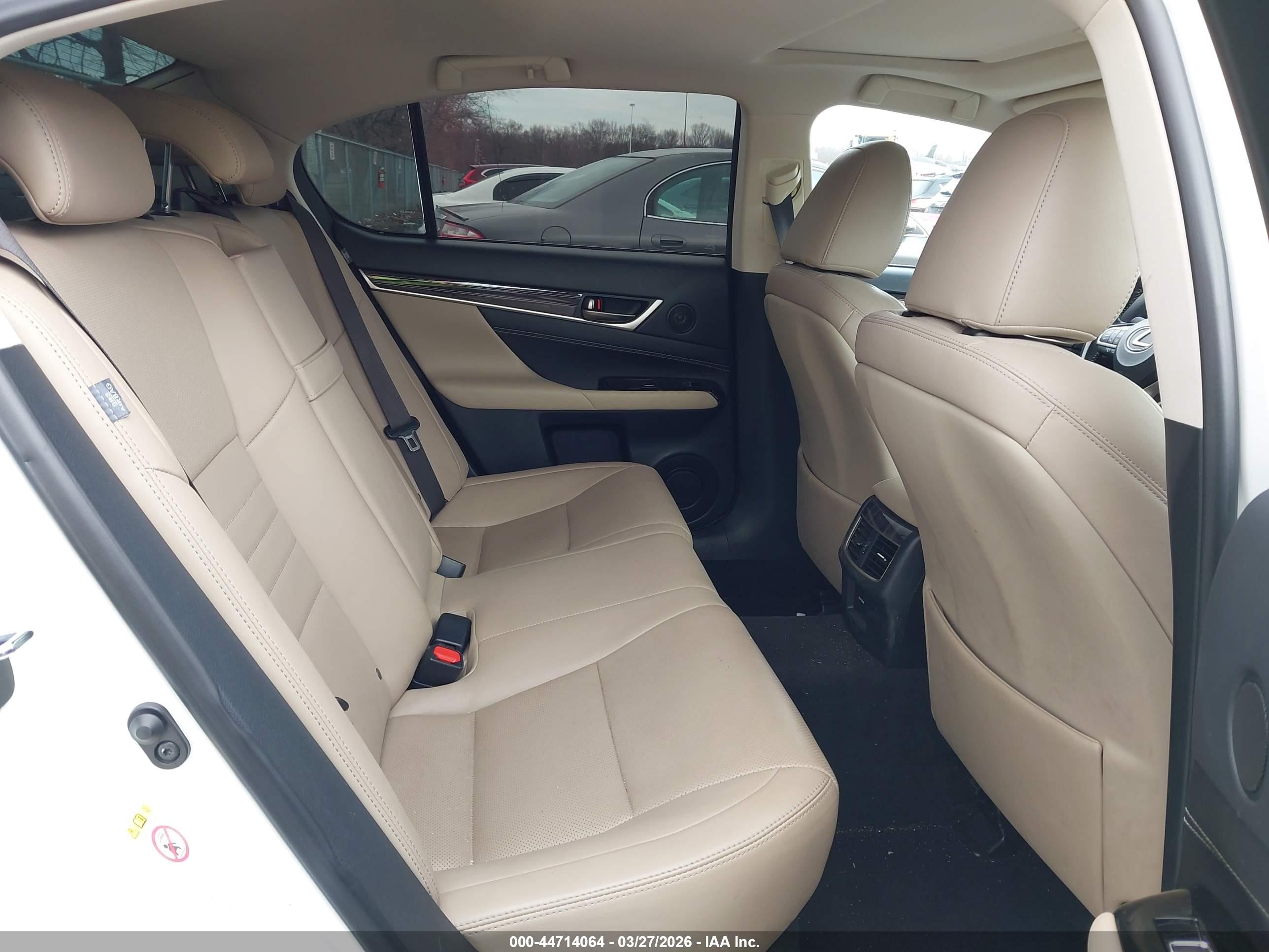 LEXUS GS image 8