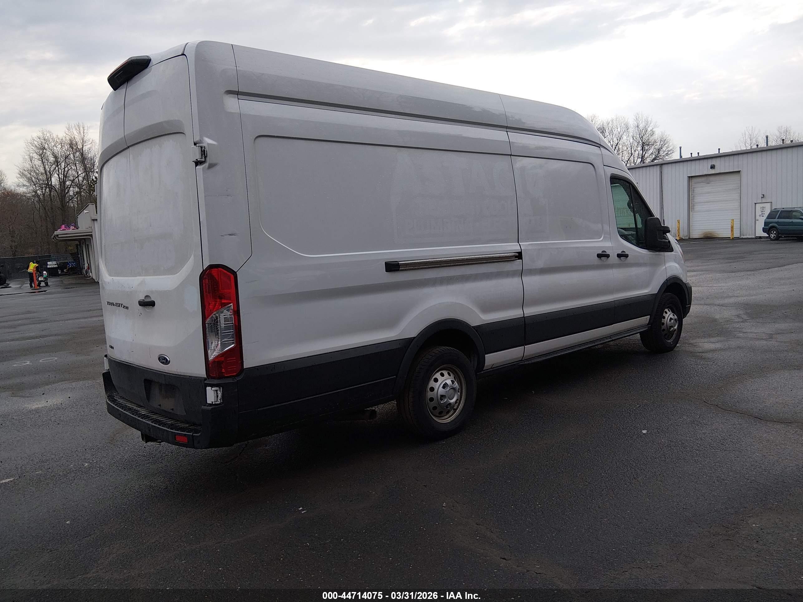 FORD TRANSIT-250 image 4