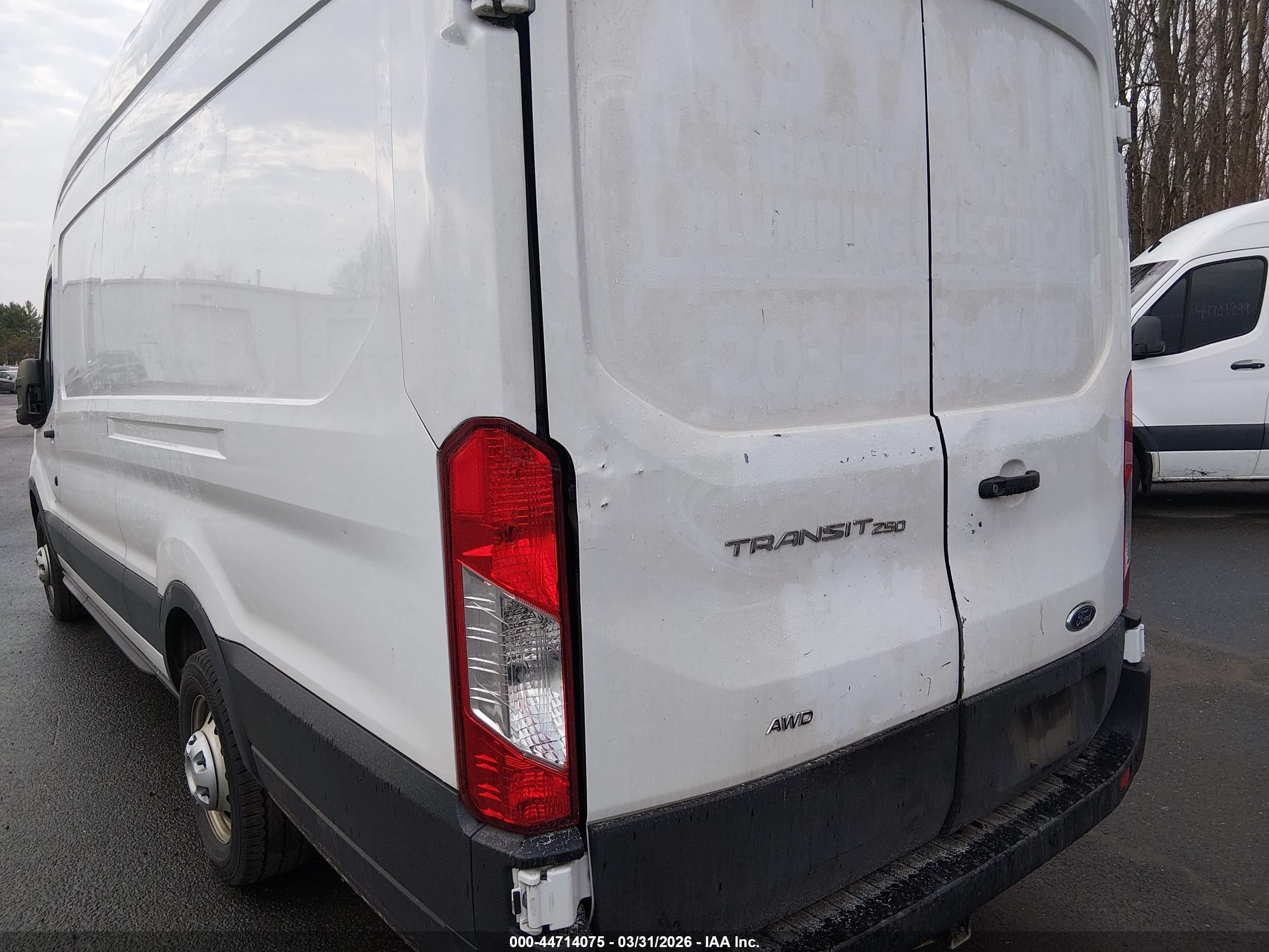 FORD TRANSIT-250 image 6