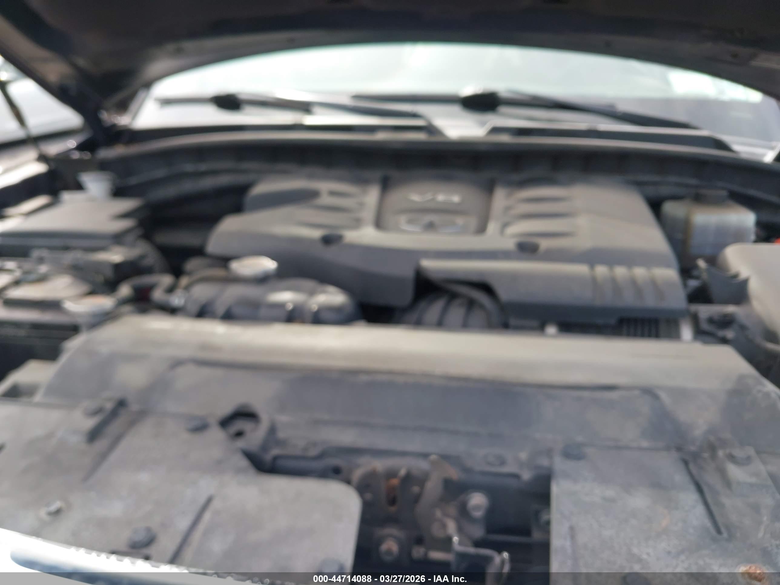 INFINITI QX80 image 10