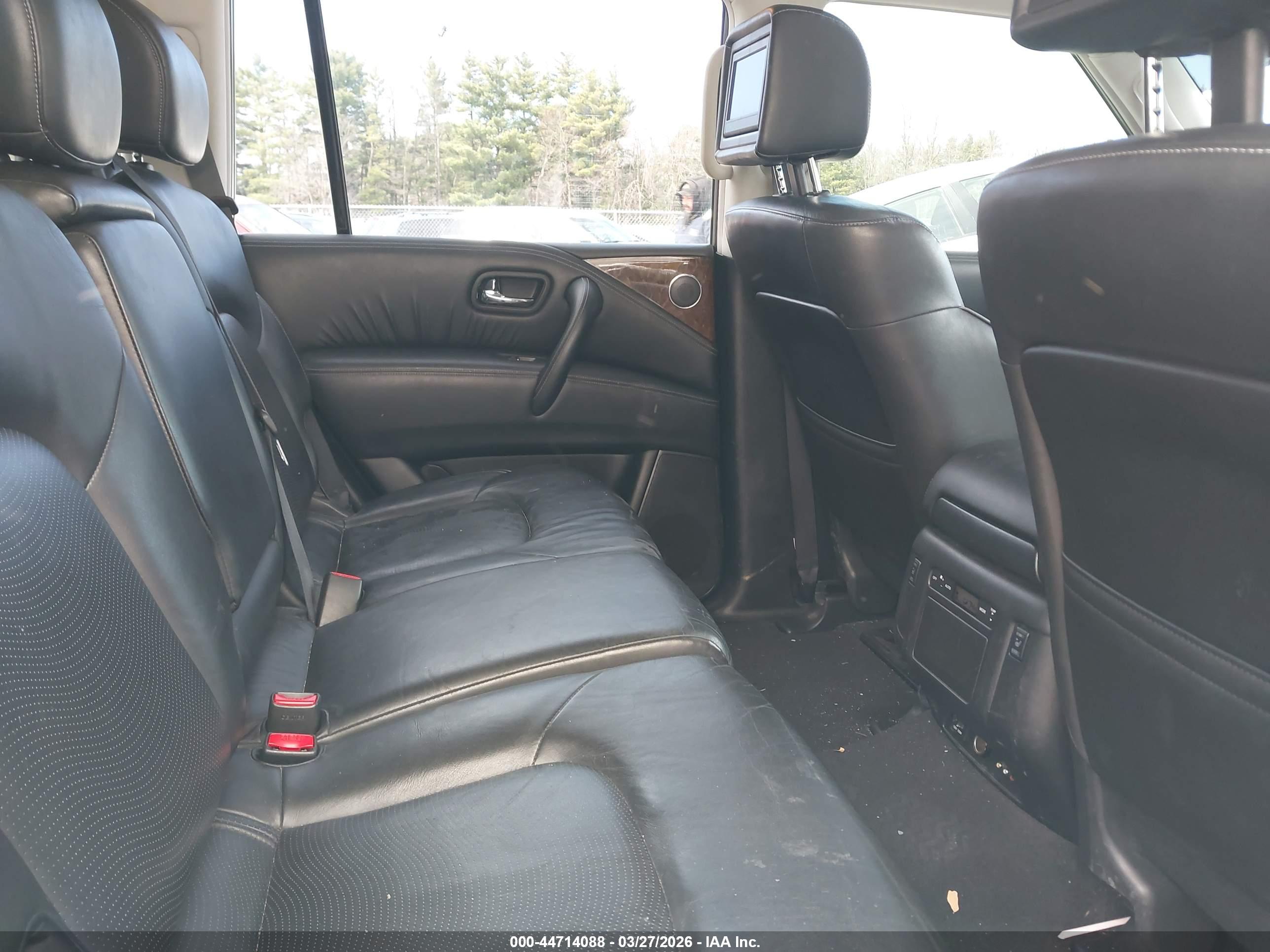 INFINITI QX80 image 8