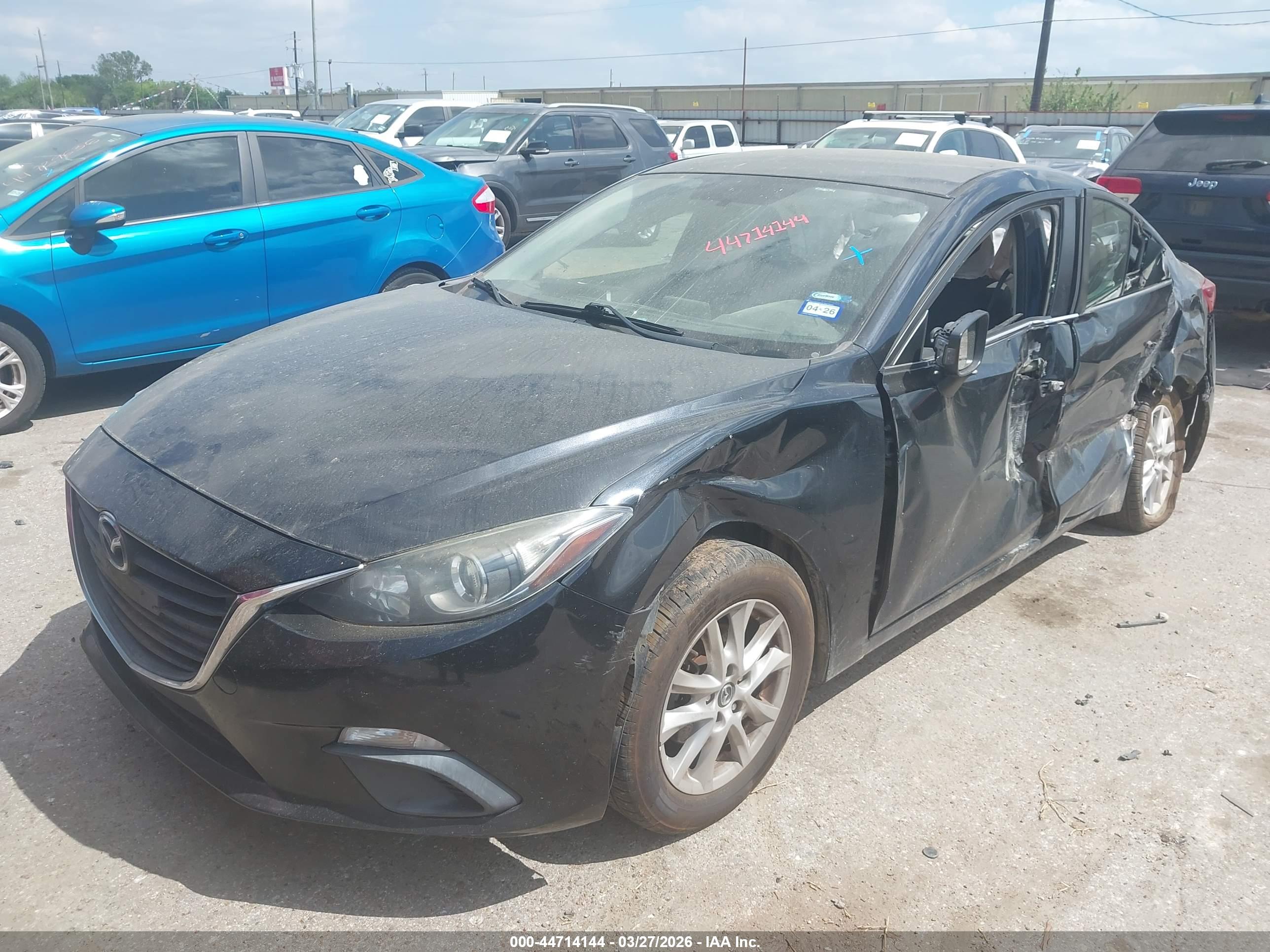 MAZDA MAZDA3 image 2