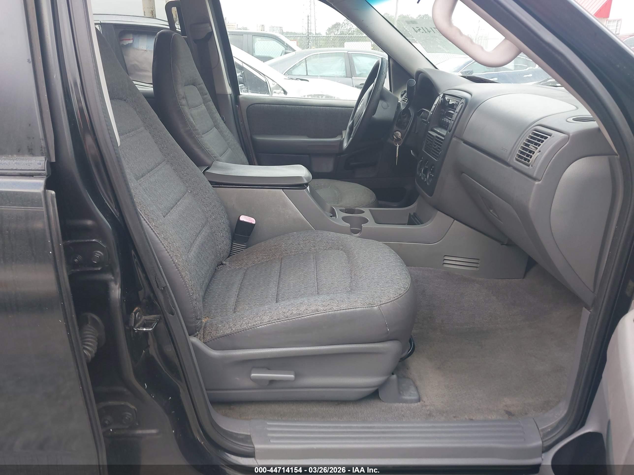 FORD EXPLORER image 5