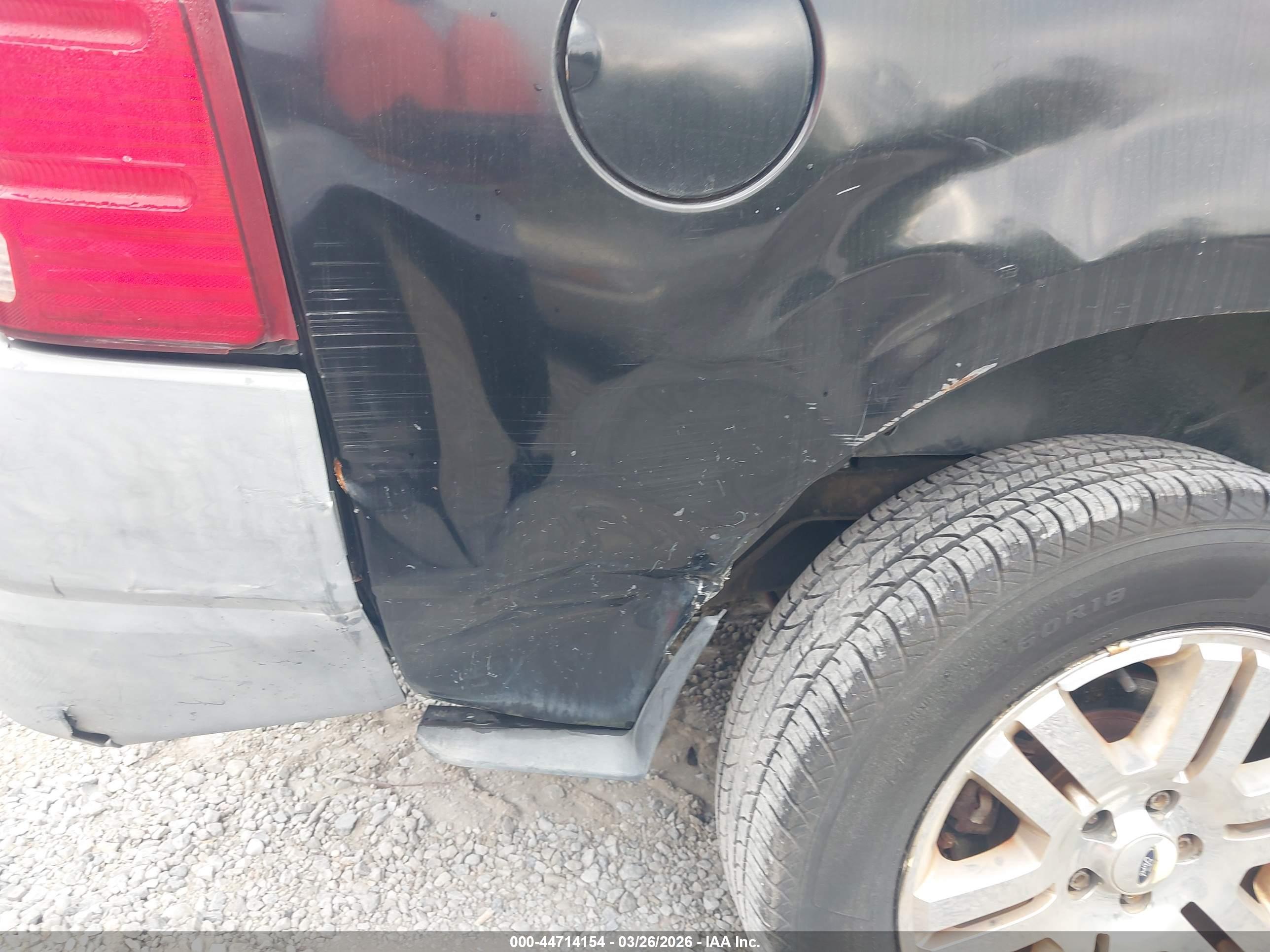 FORD EXPLORER image 6