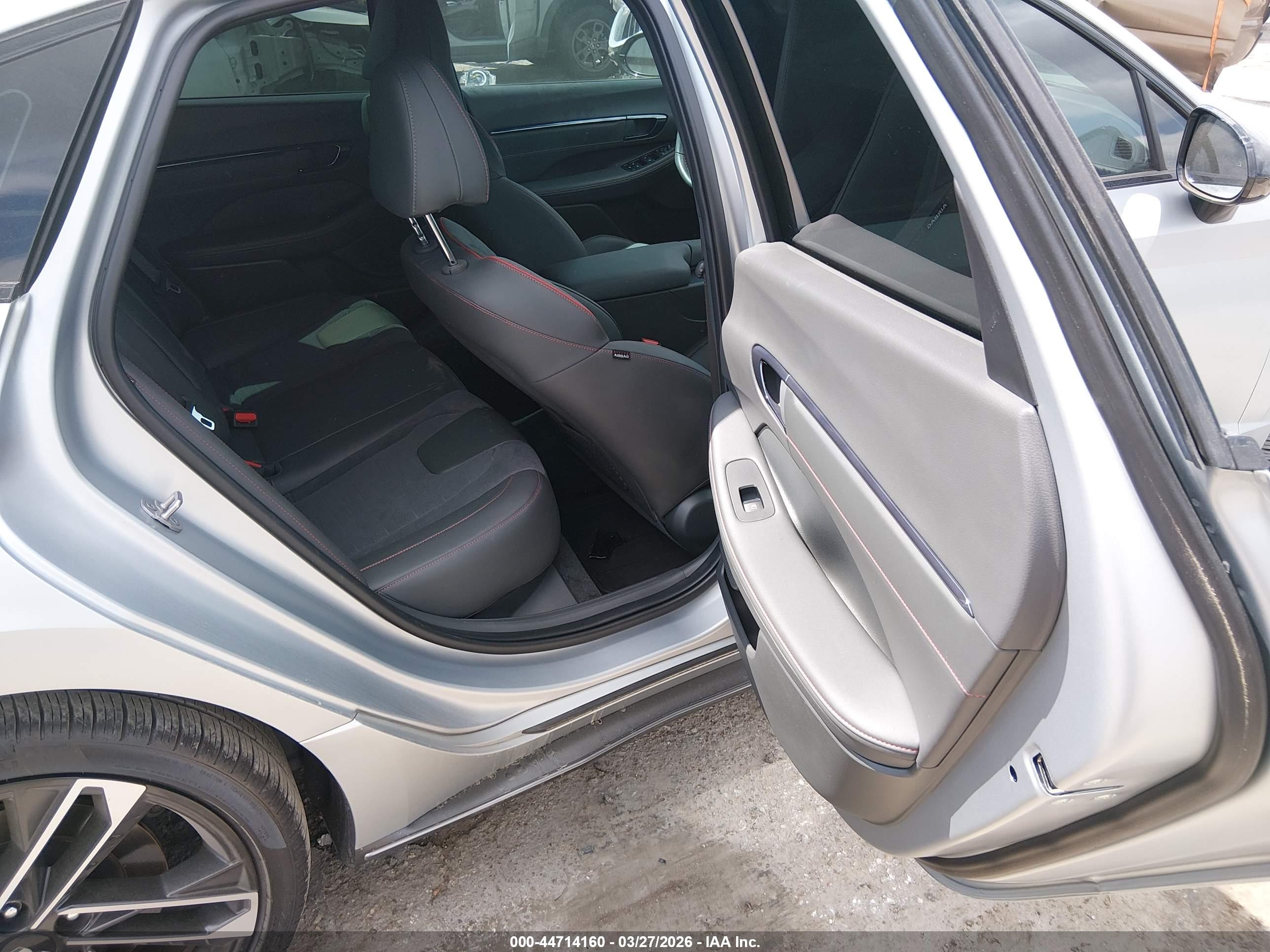 HYUNDAI SONATA image 8