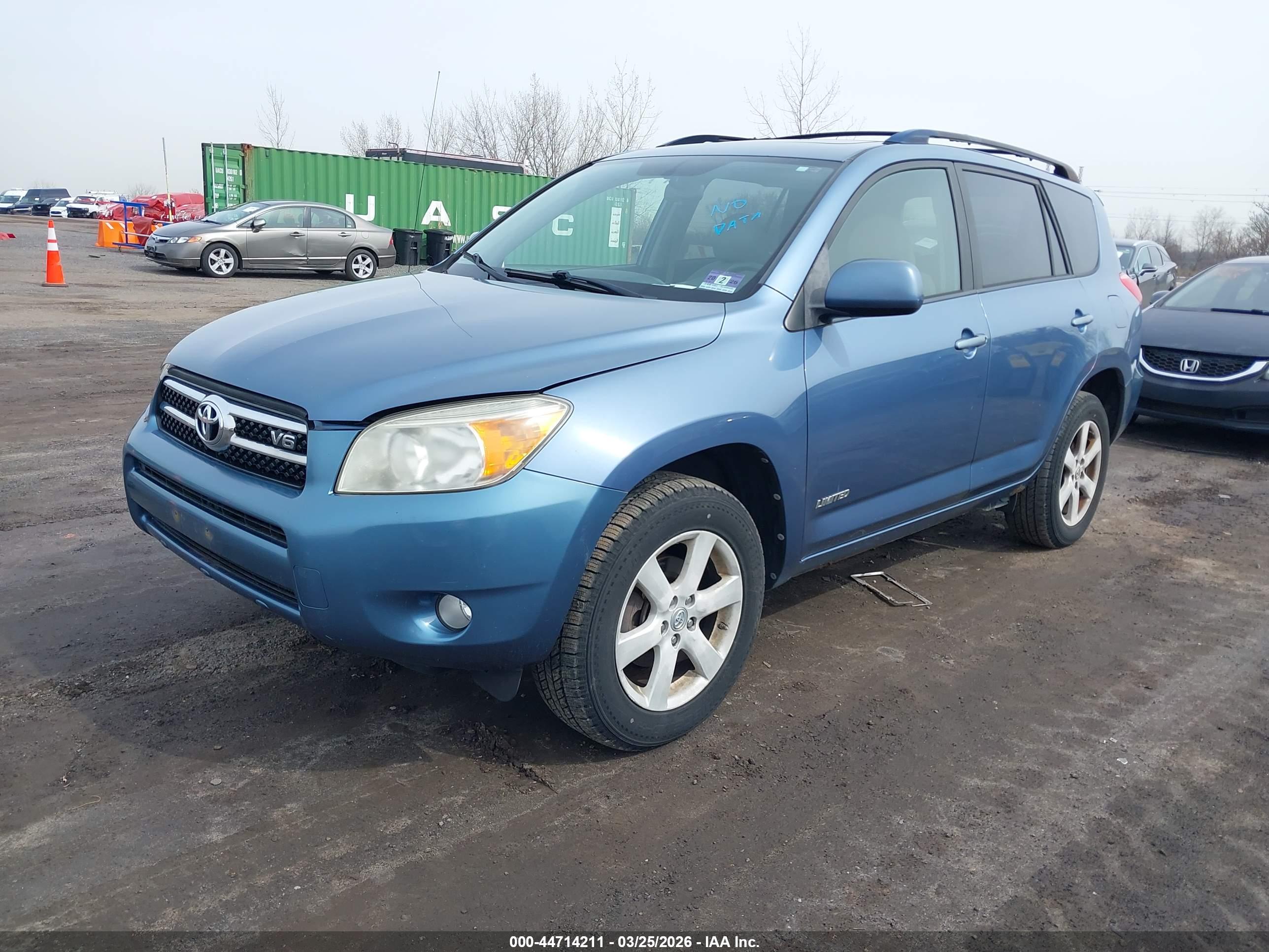 TOYOTA RAV4 image 2