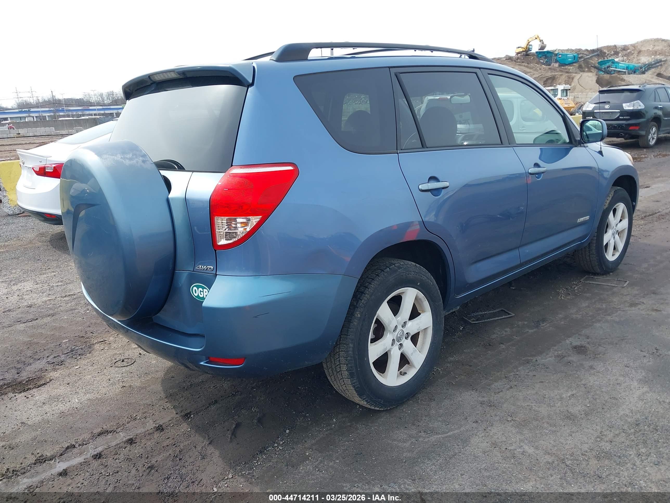 TOYOTA RAV4 image 4