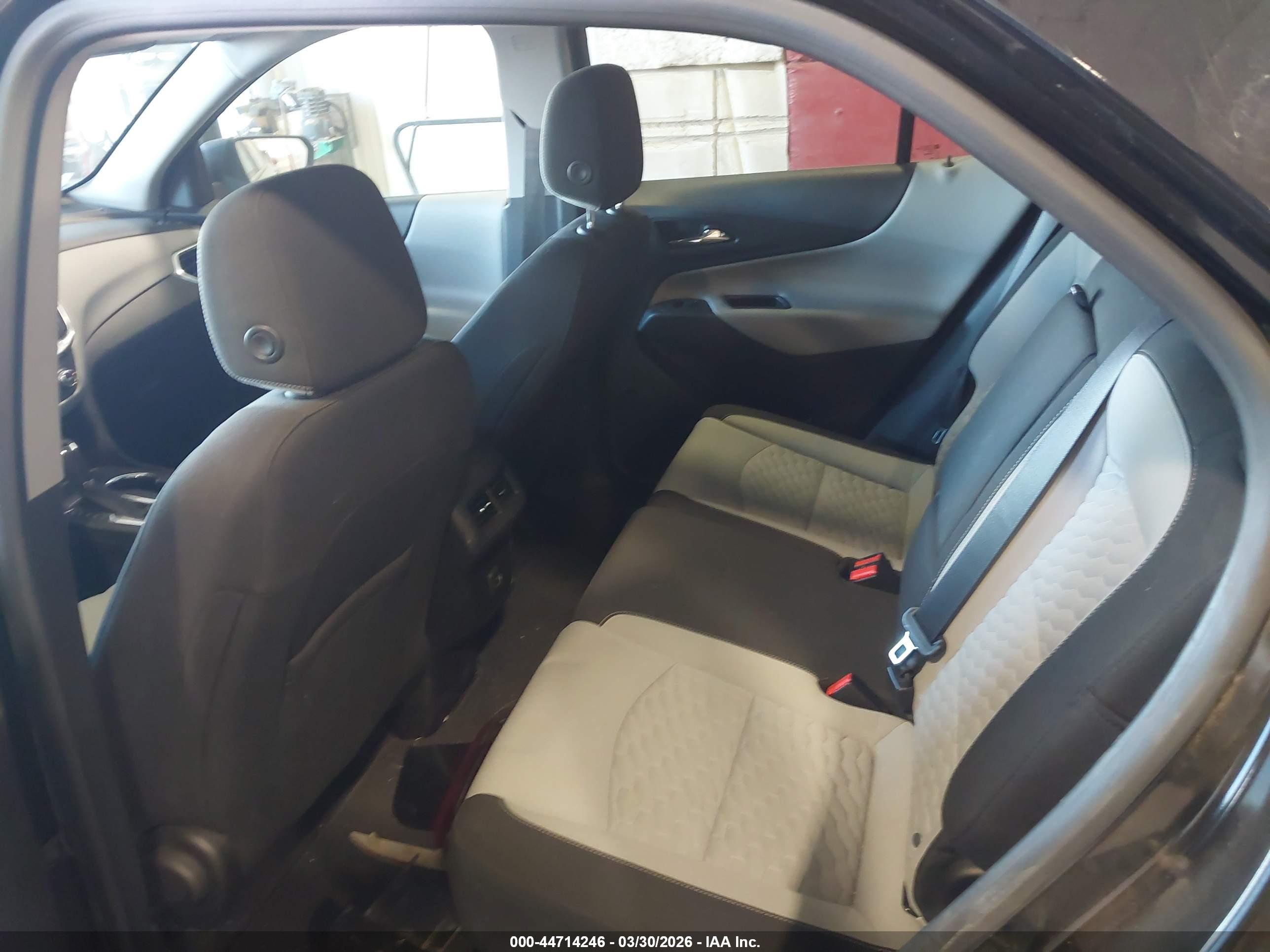 CHEVROLET EQUINOX image 8