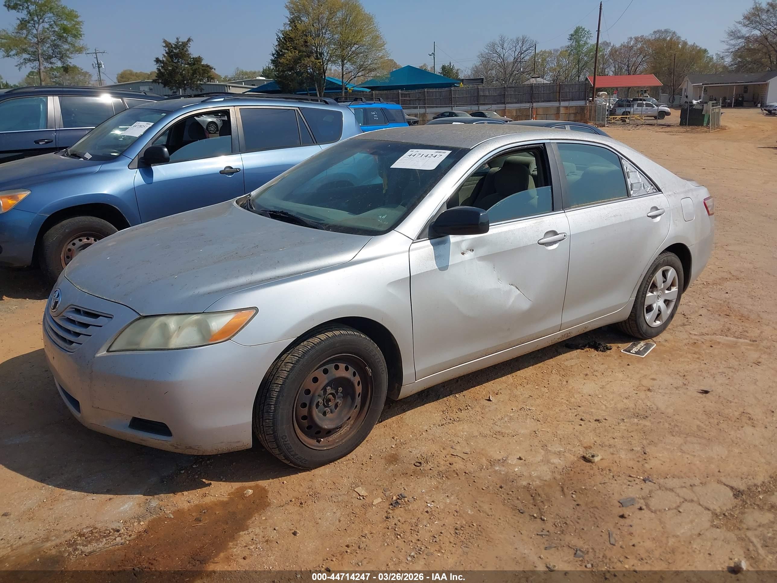 TOYOTA CAMRY image 2