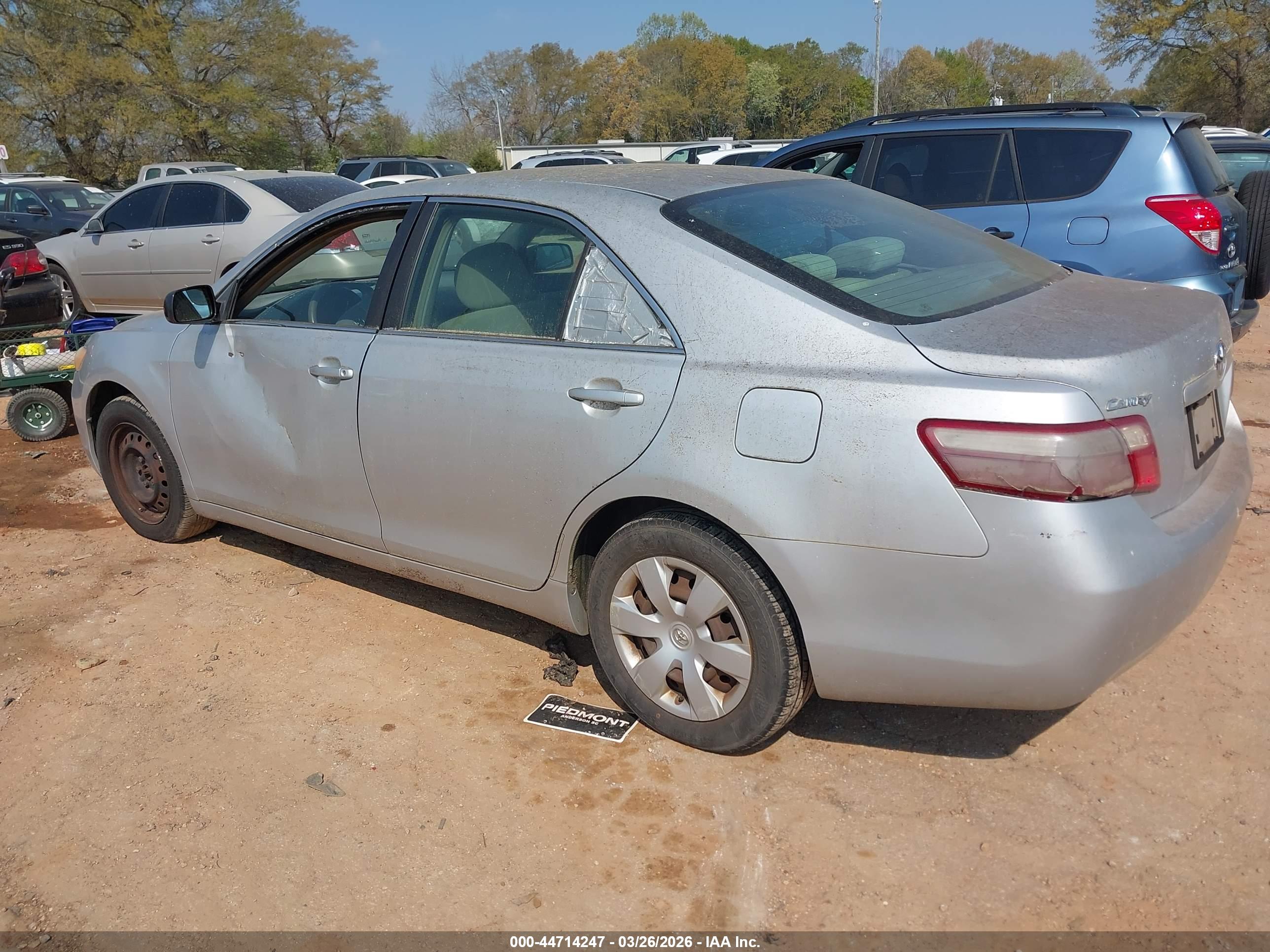 TOYOTA CAMRY image 3