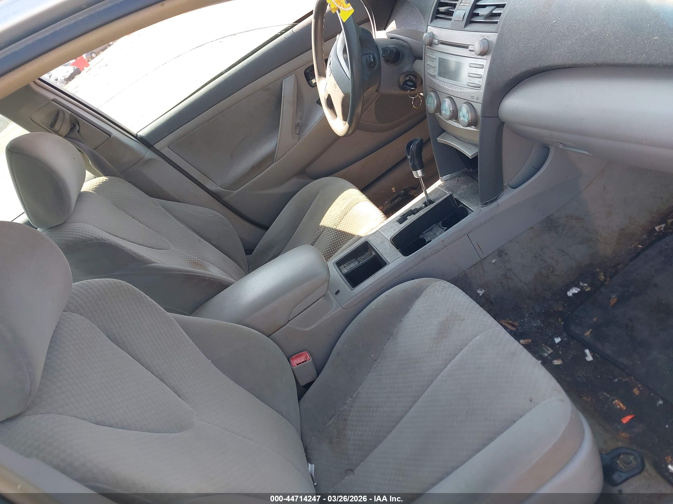 TOYOTA CAMRY image 5