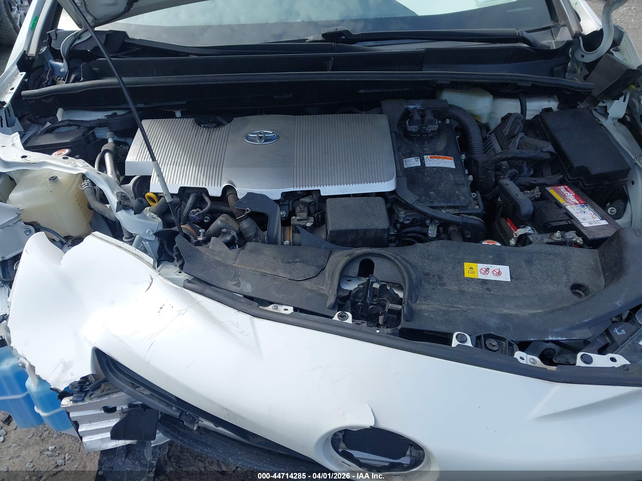 TOYOTA PRIUS image 10