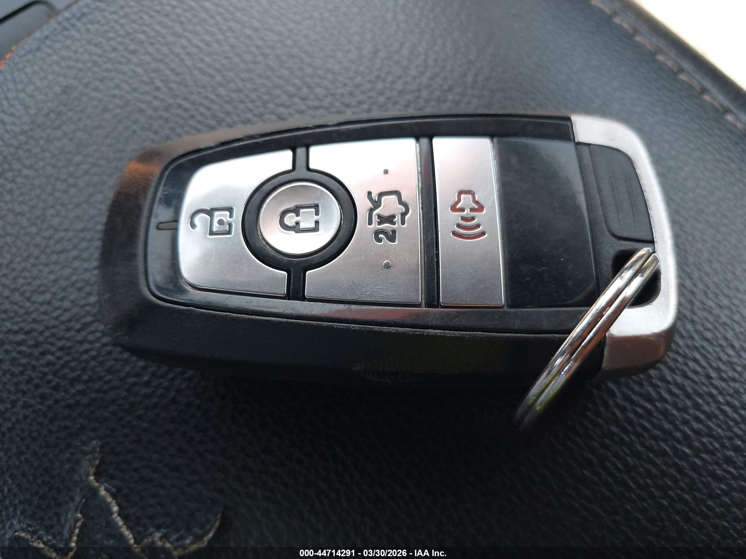 FORD FUSION image 11
