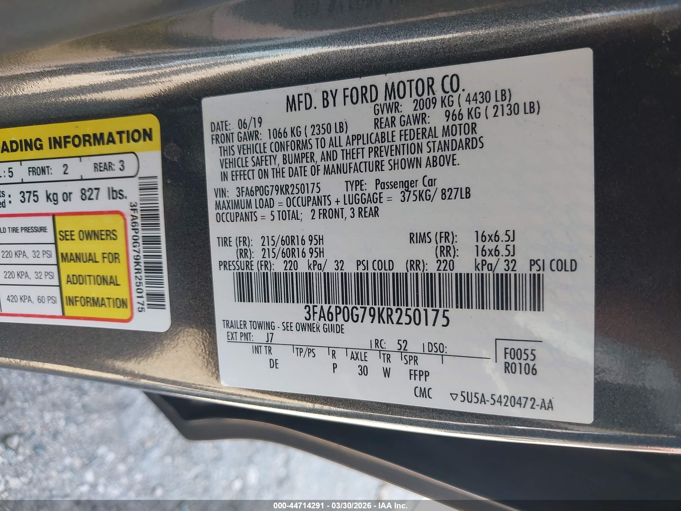 FORD FUSION image 9