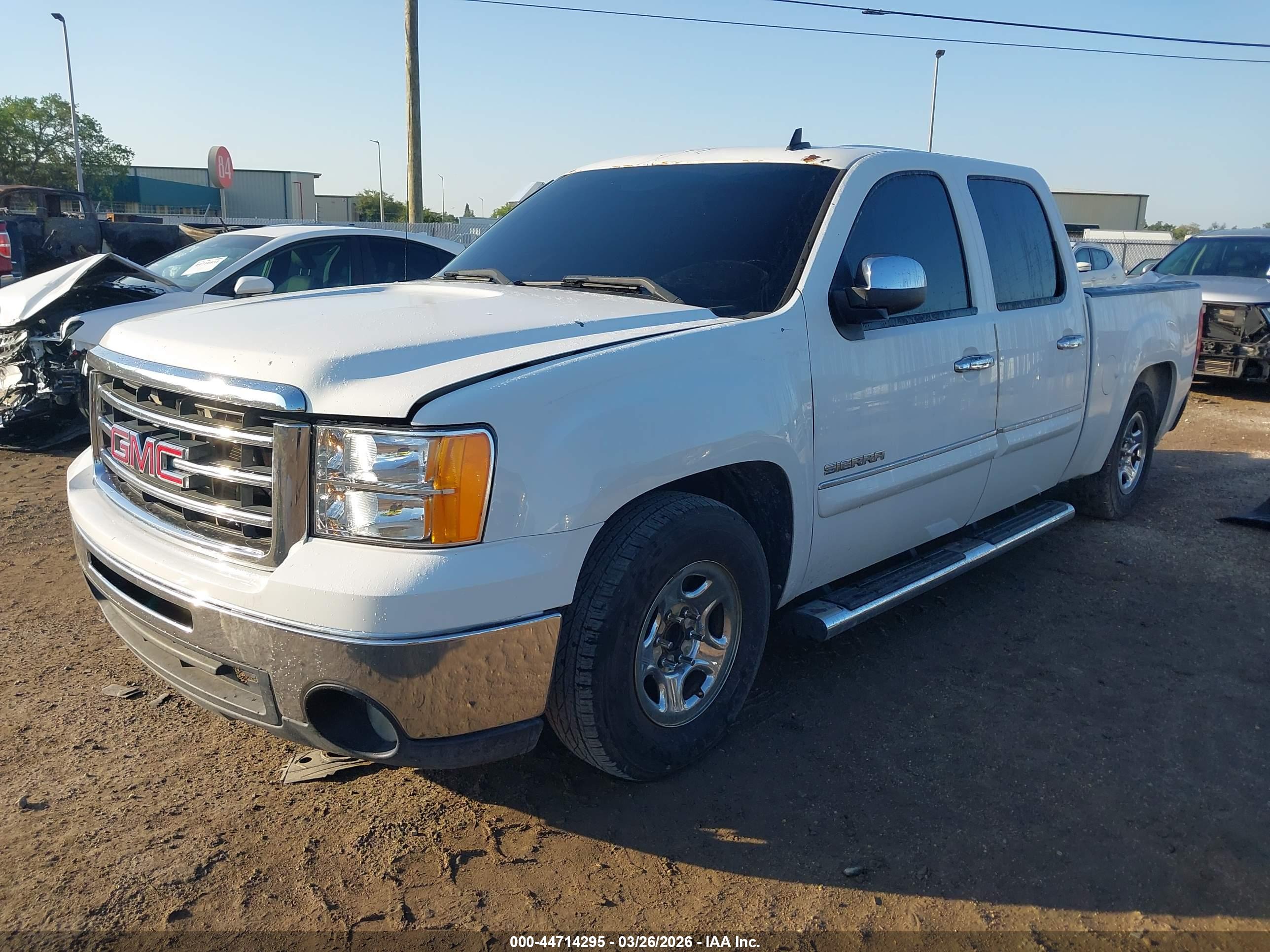 GMC SIERRA image 2