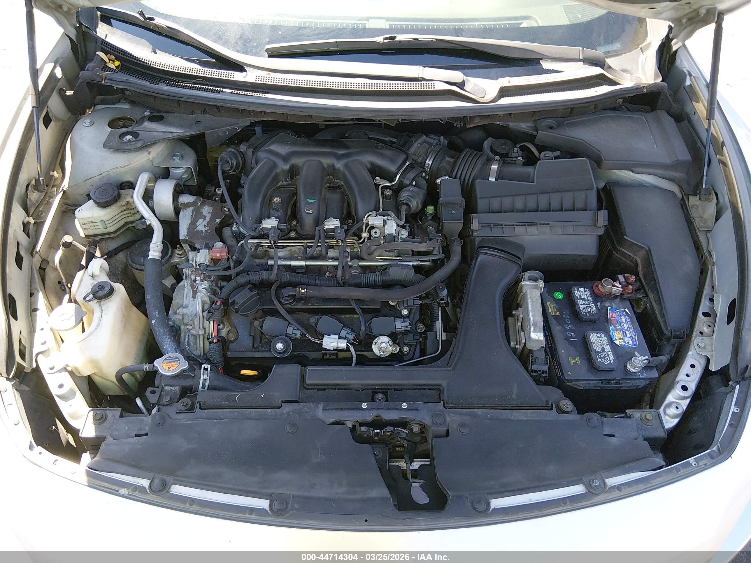 NISSAN MAXIMA image 10