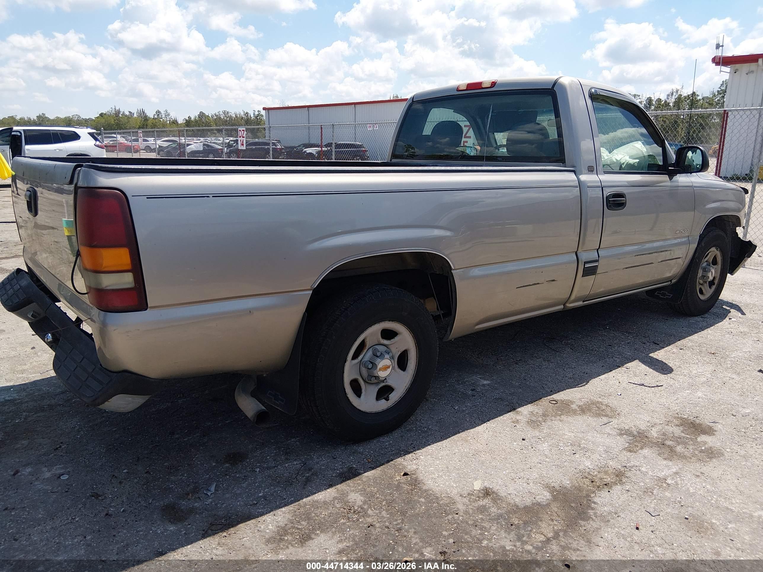 CHEVROLET SILVERADO image 4
