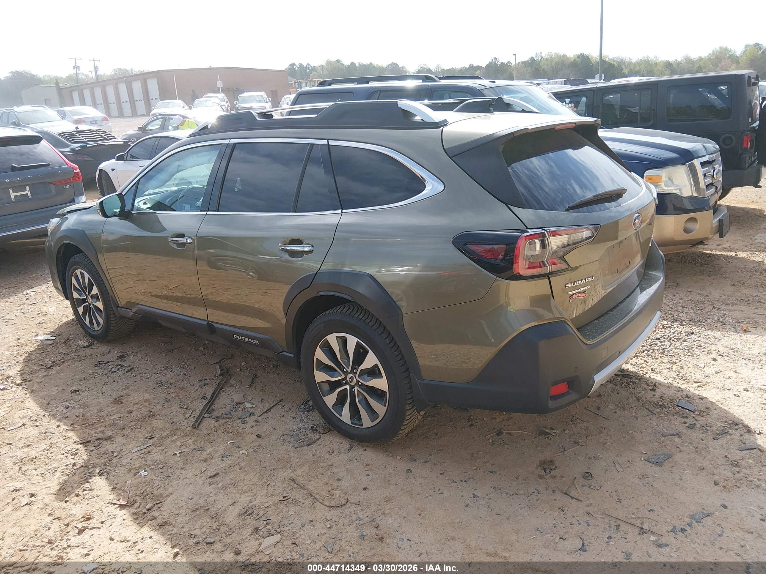 SUBARU OUTBACK image 3