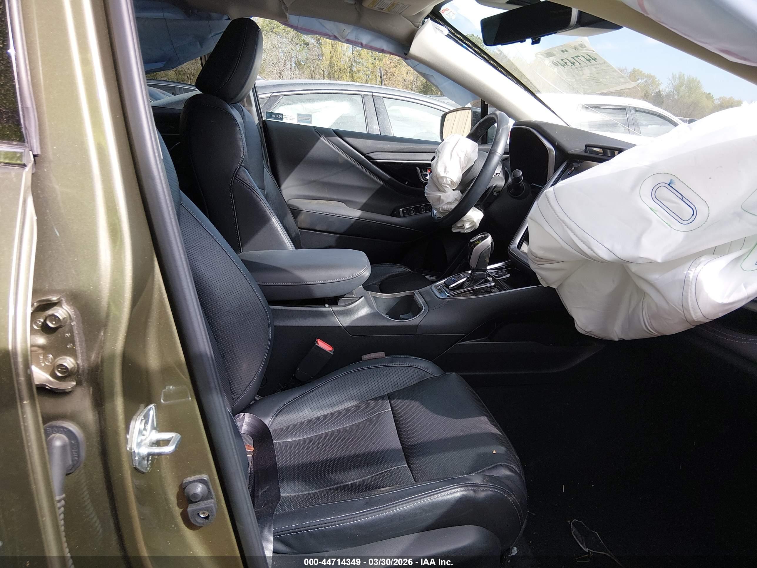SUBARU OUTBACK image 5