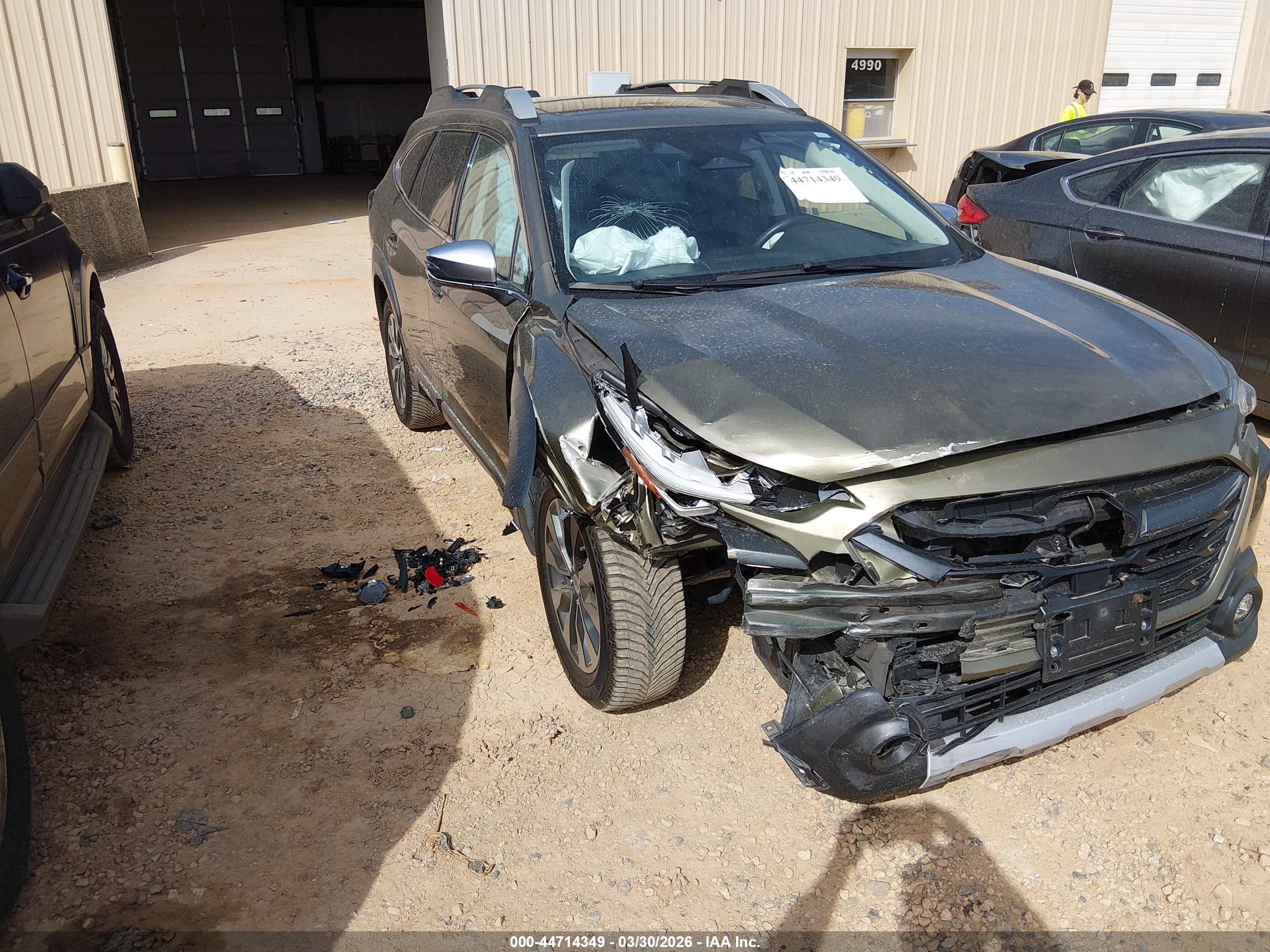 SUBARU OUTBACK image 6