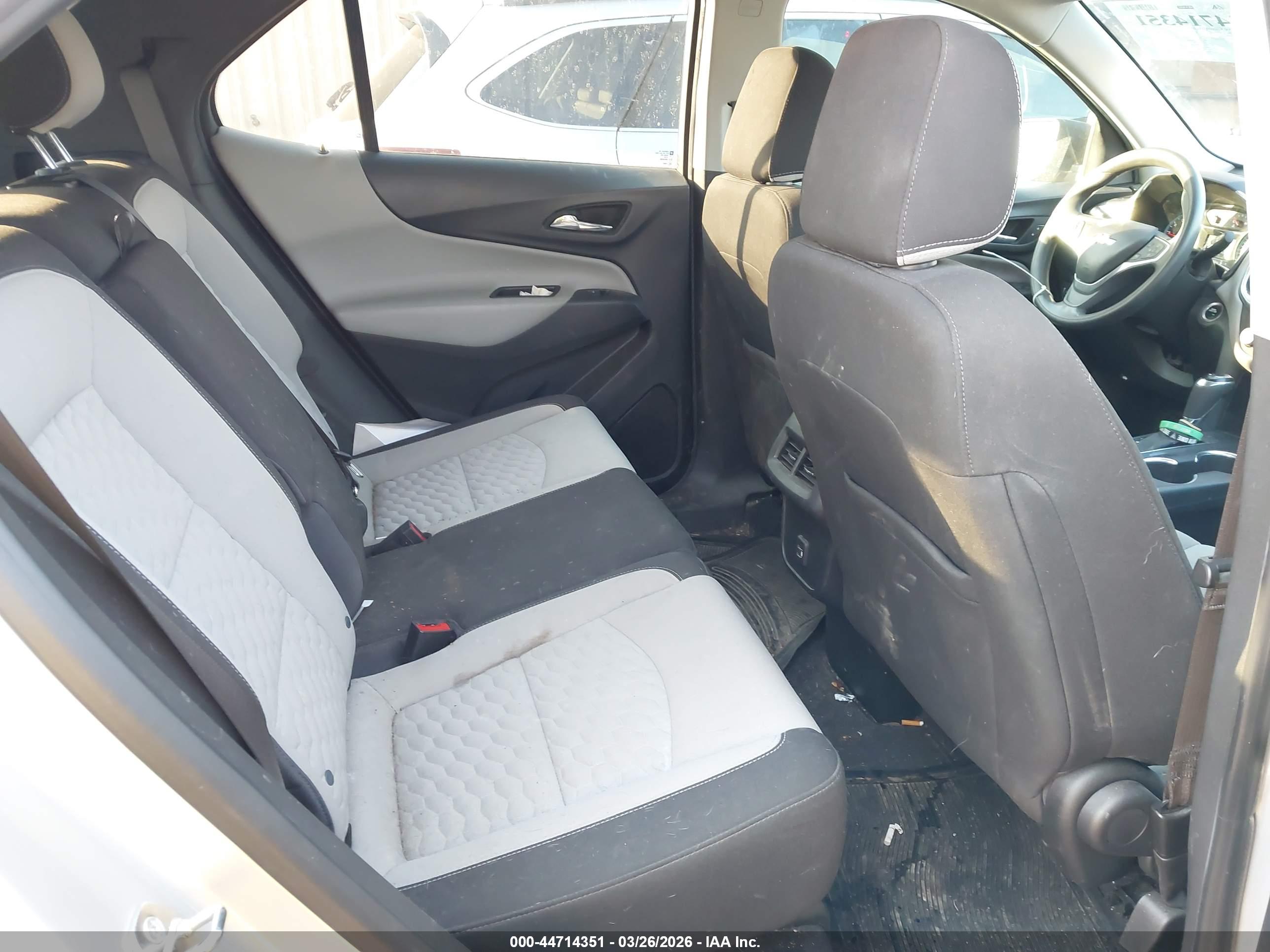 CHEVROLET EQUINOX image 8