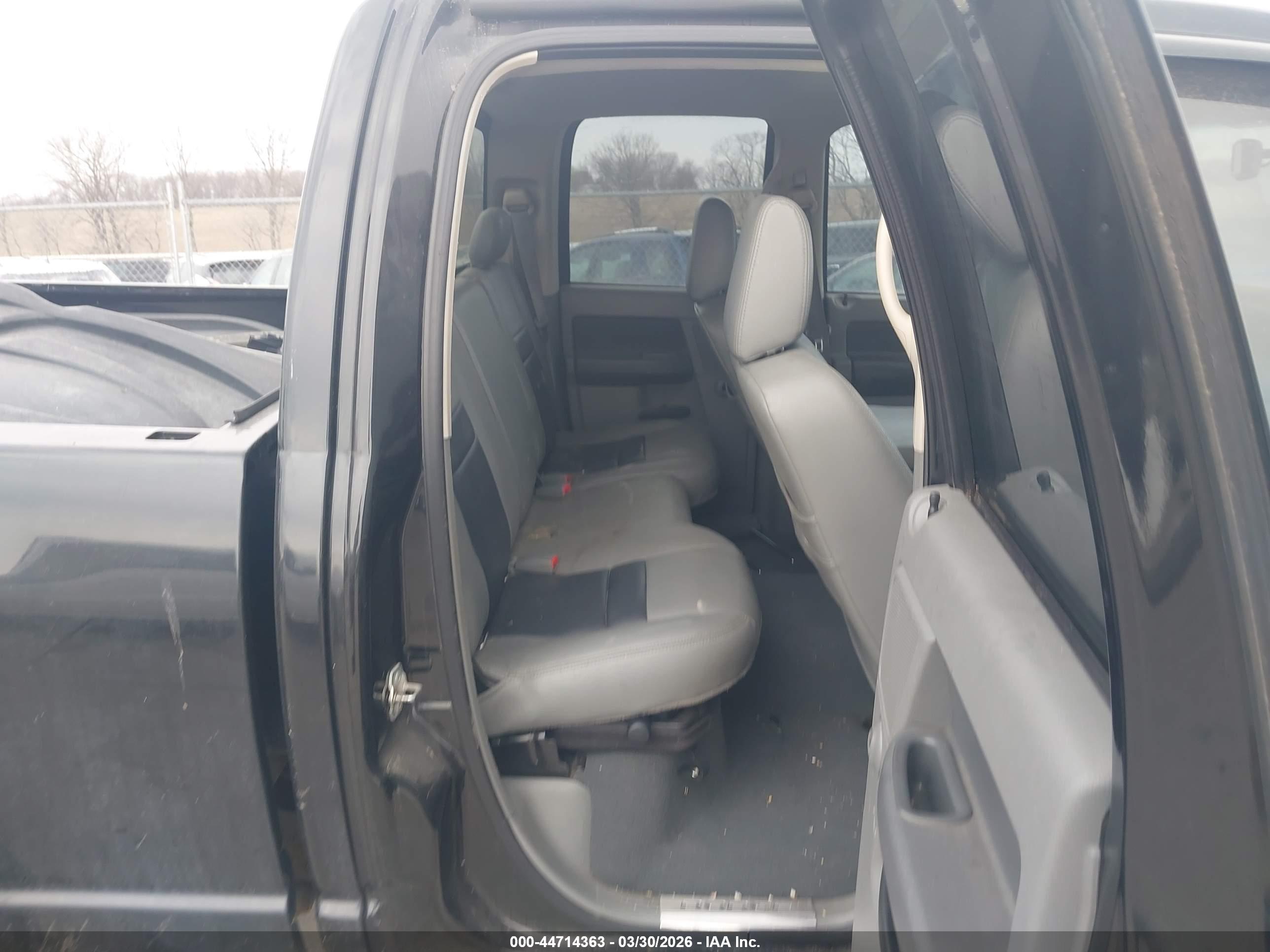 DODGE RAM image 8