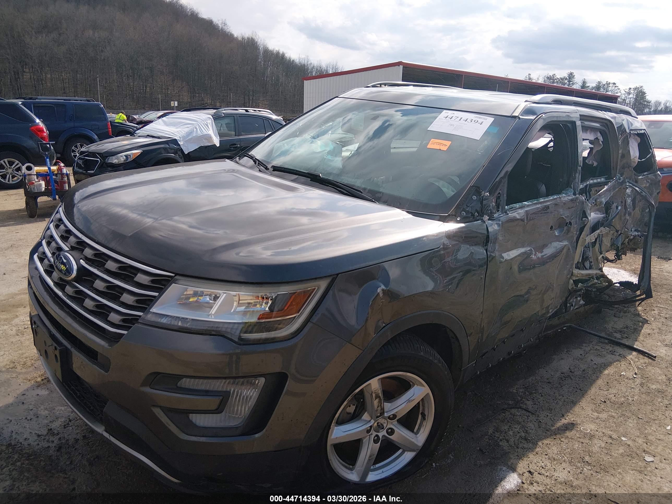 FORD EXPLORER image 2