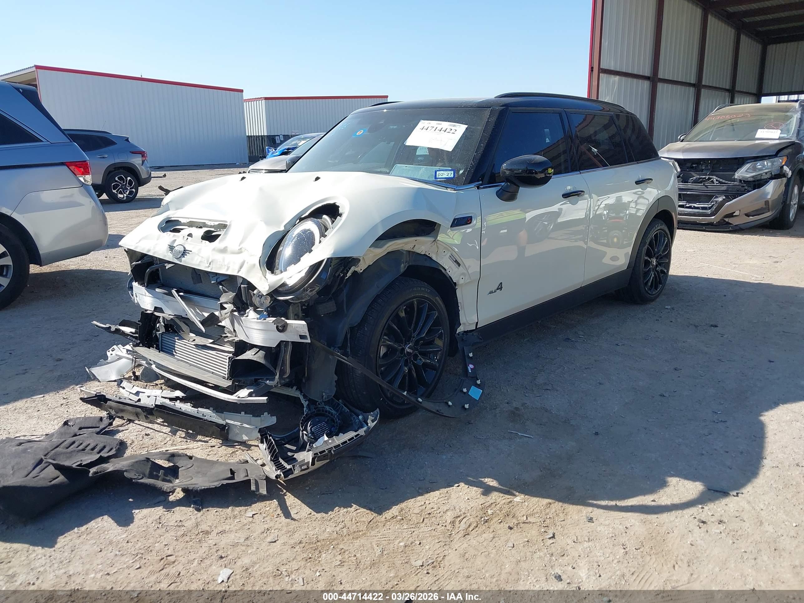MINI CLUBMAN image 2