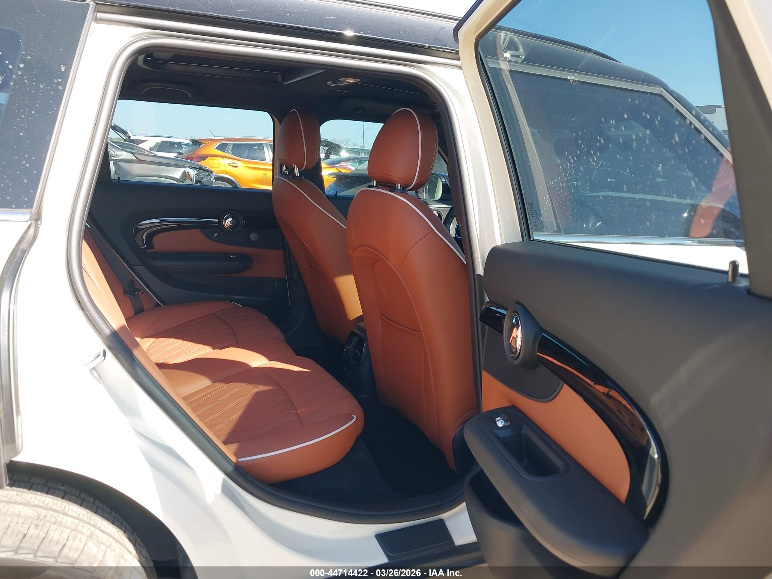 MINI CLUBMAN image 8