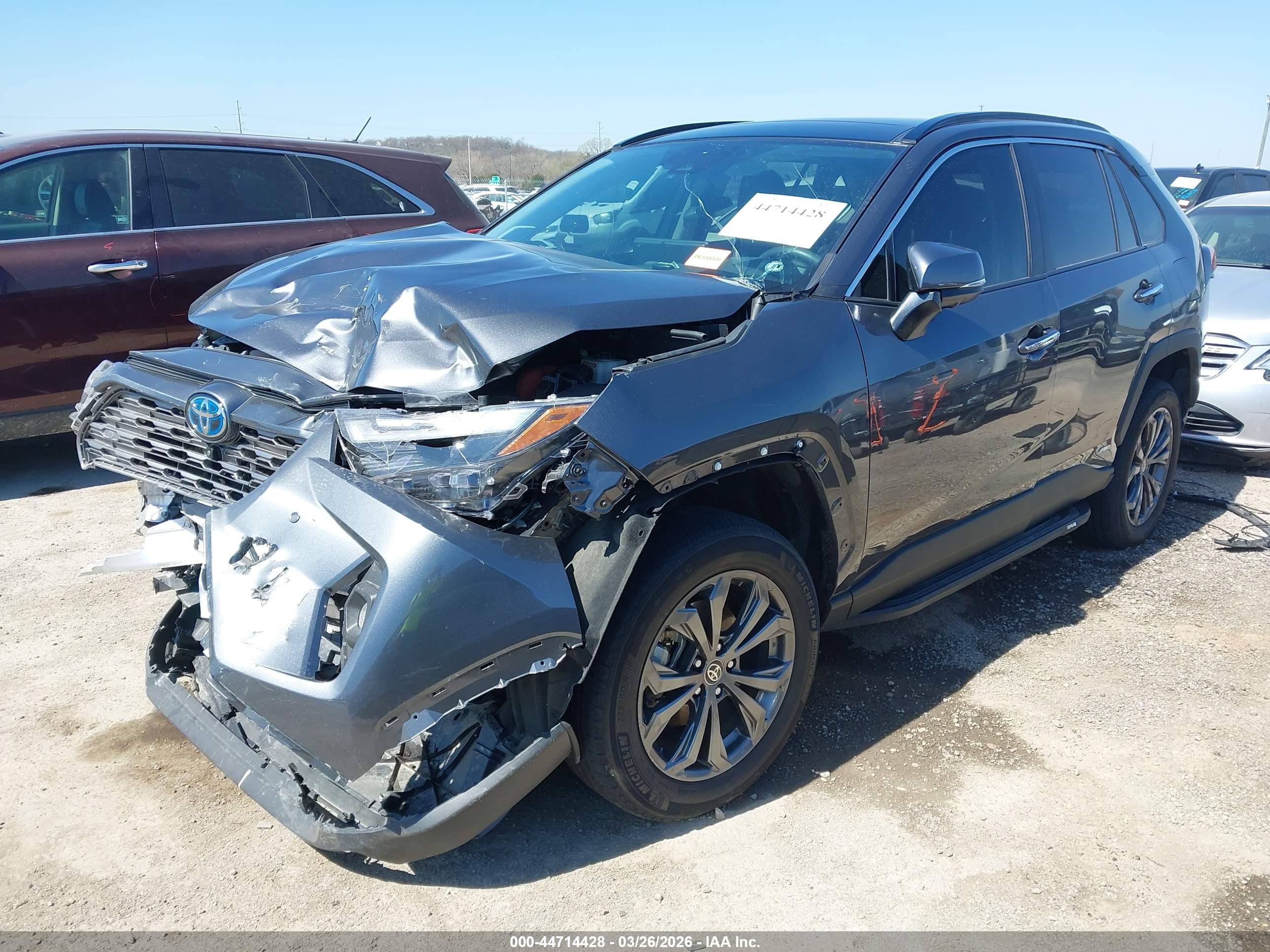 TOYOTA RAV4 image 2
