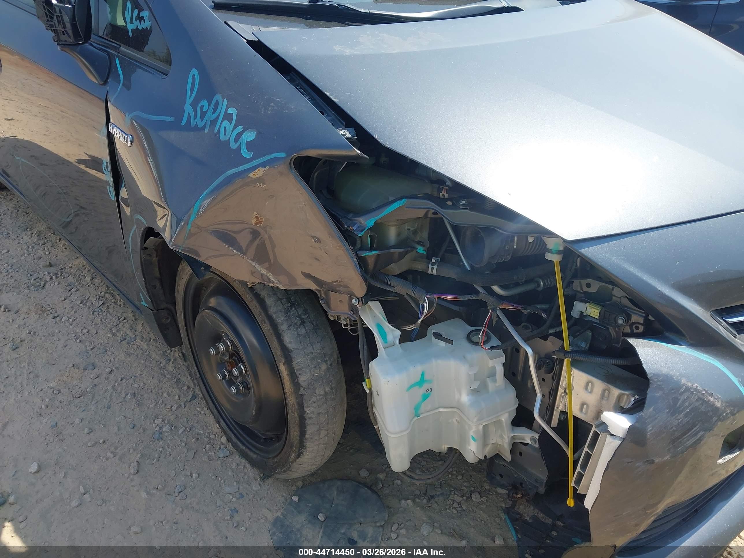 TOYOTA PRIUS image 6