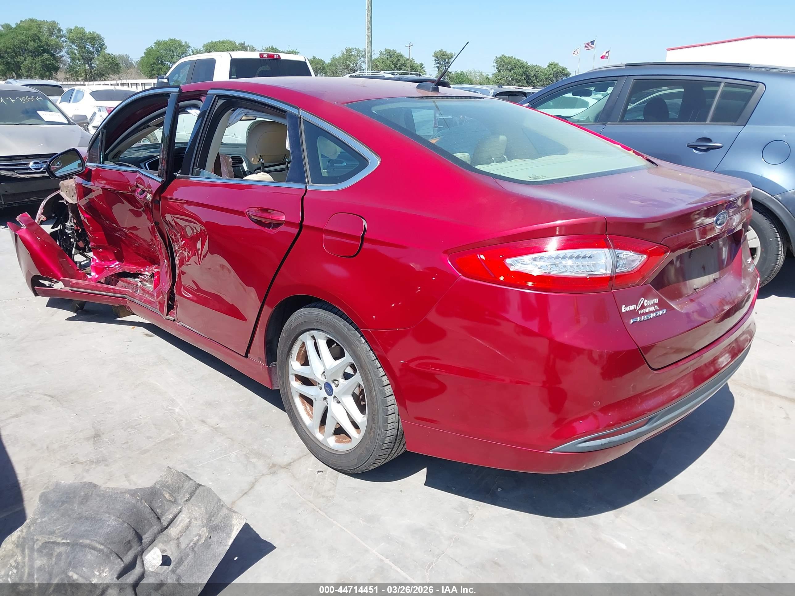 FORD FUSION image 3