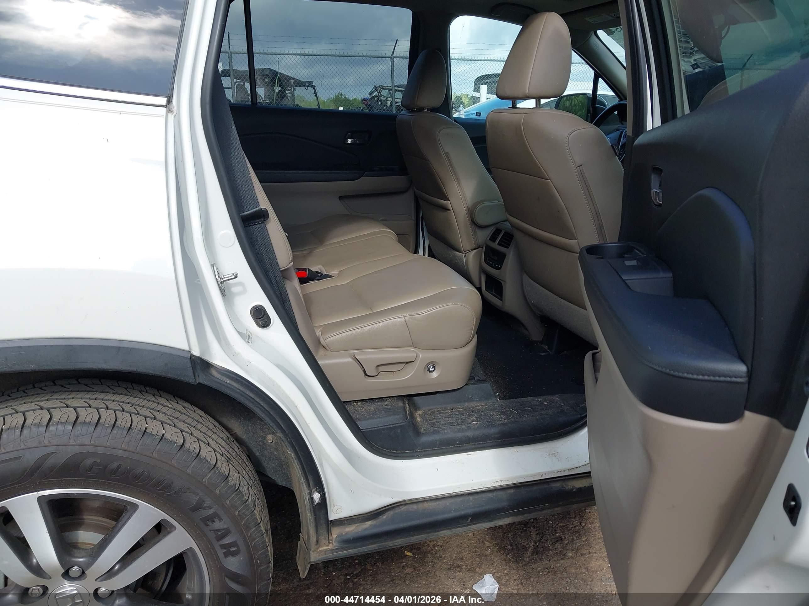 HONDA PILOT image 8