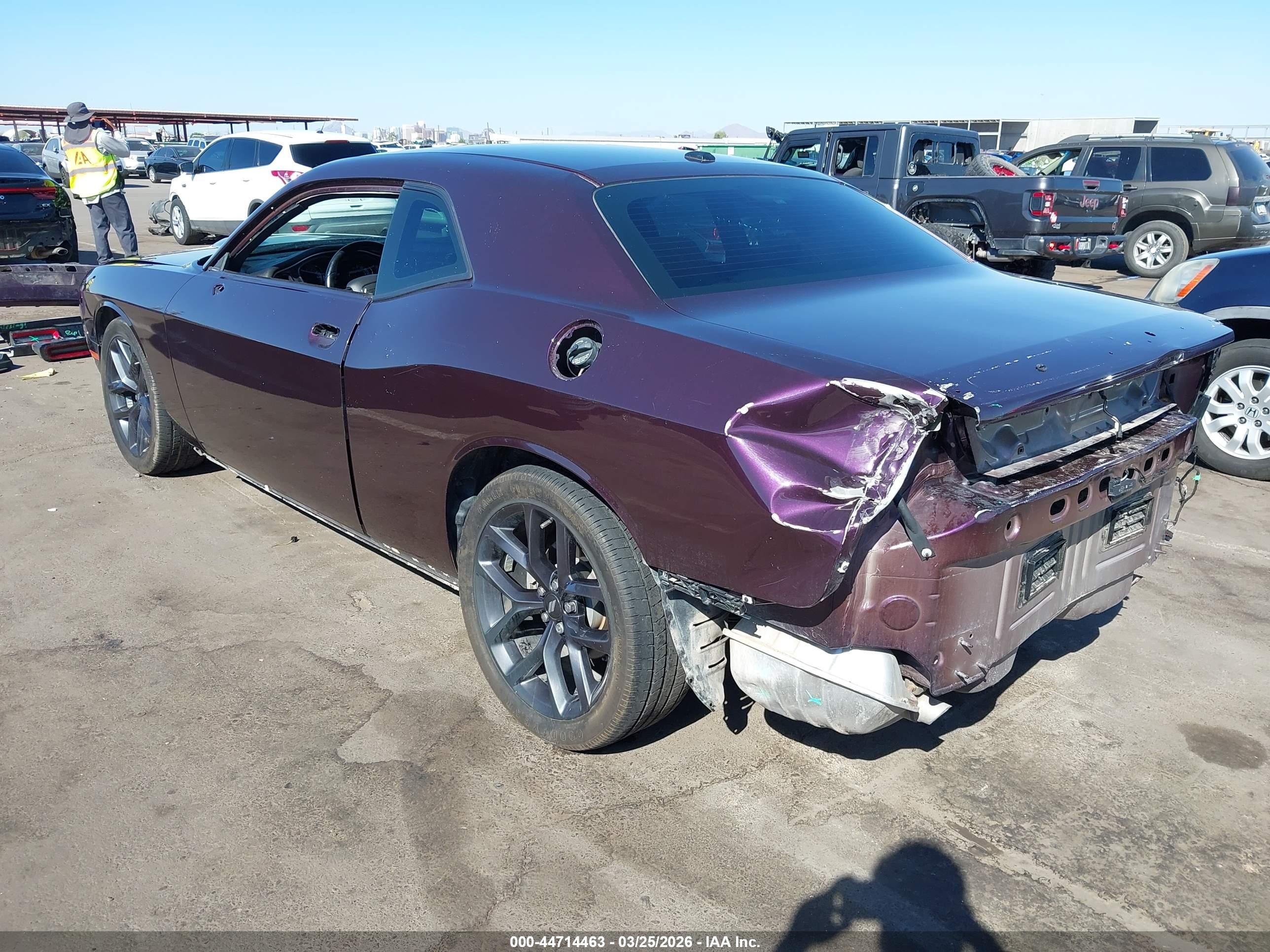 DODGE CHALLENGER image 3