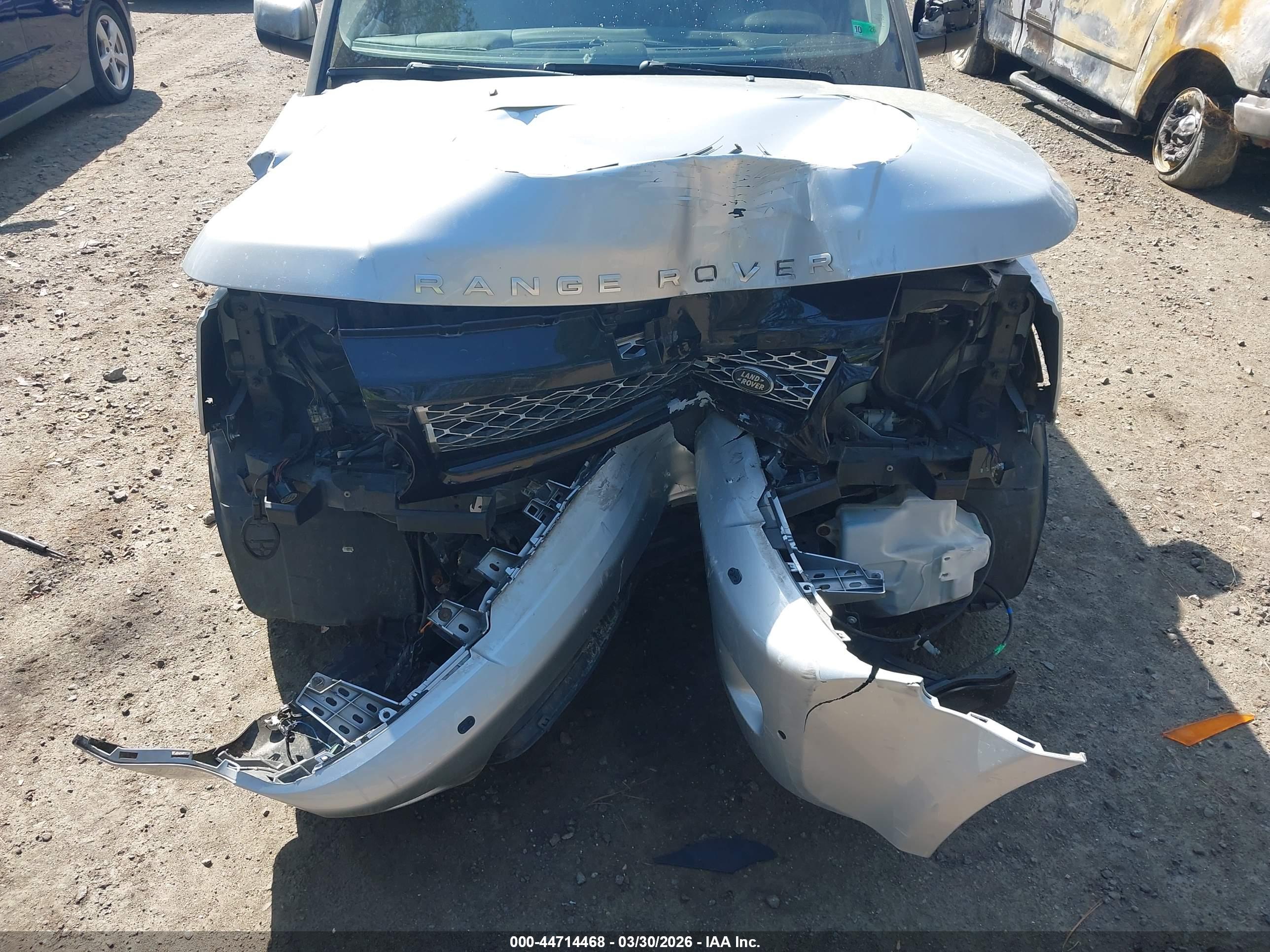 LAND ROVER image 6